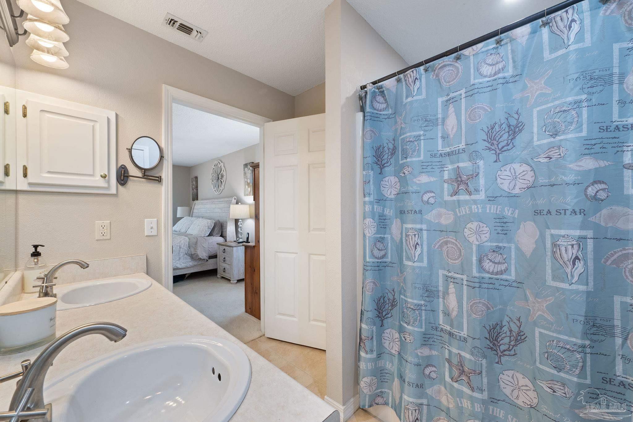1786 Ivalea Cir