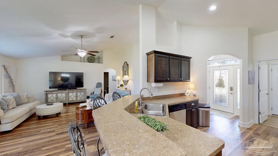 1639 Twin Pines Cir