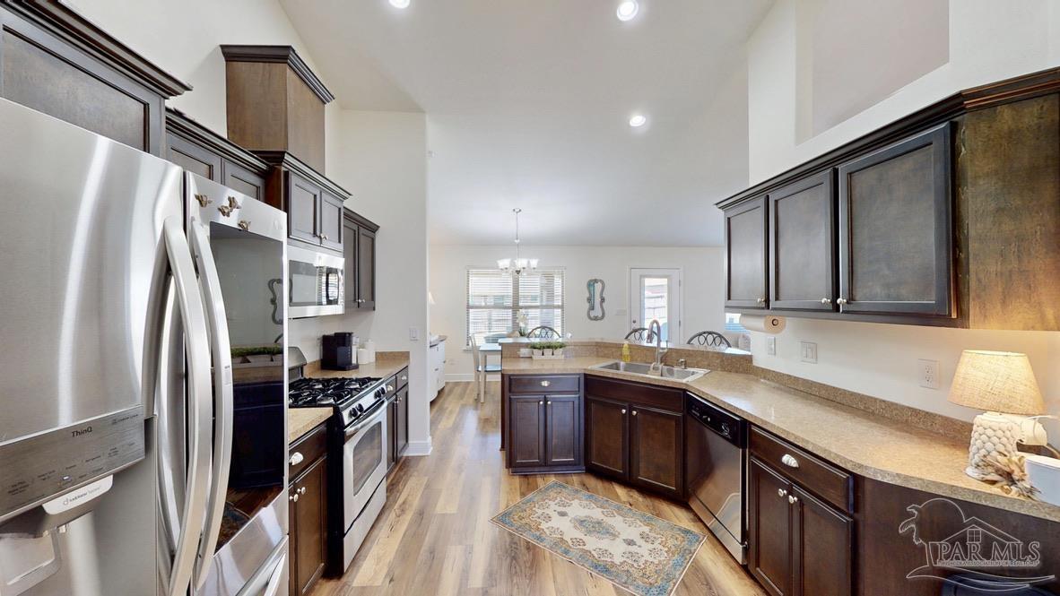 1639 Twin Pines Cir