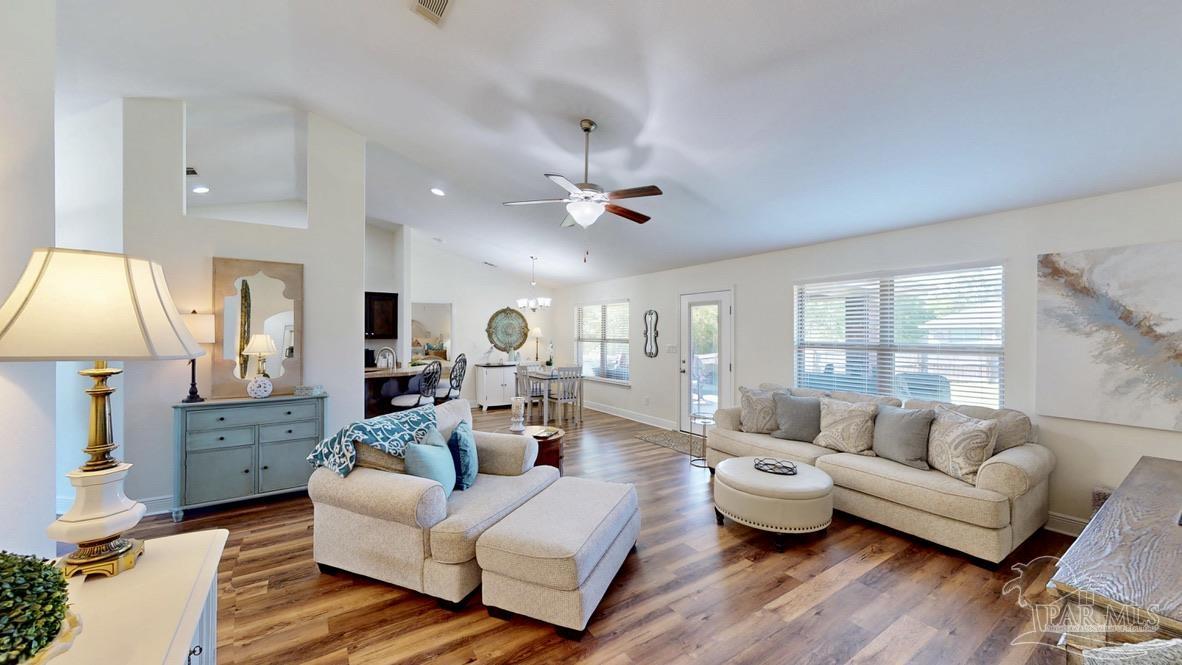 1639 Twin Pines Cir