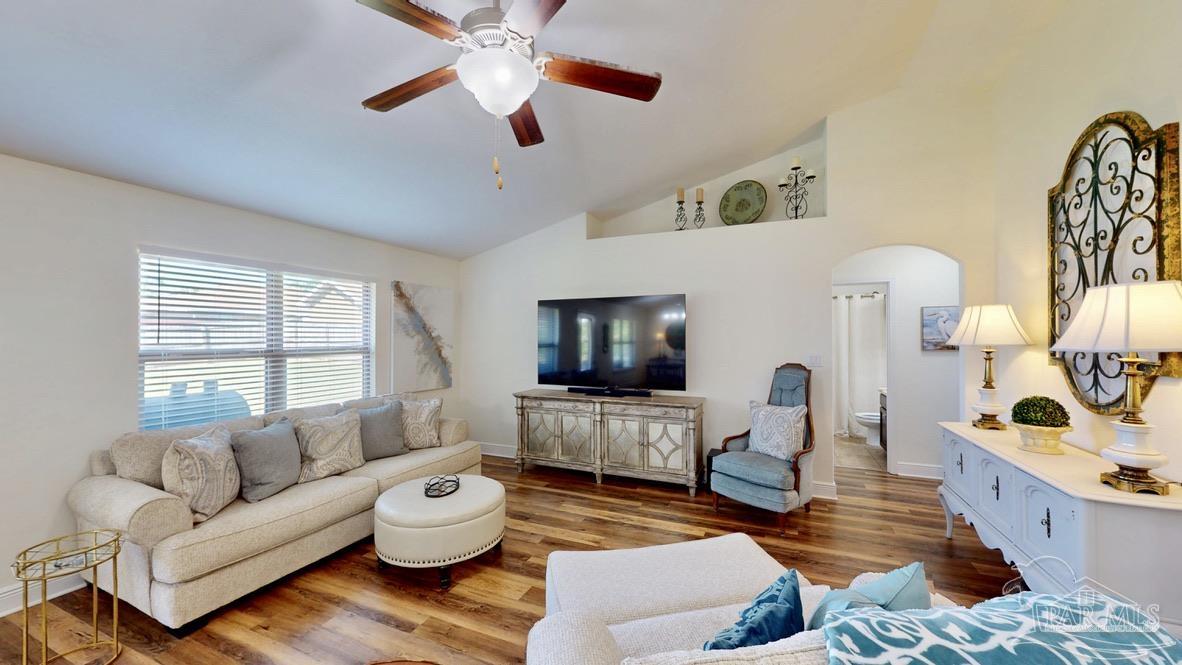 1639 Twin Pines Cir