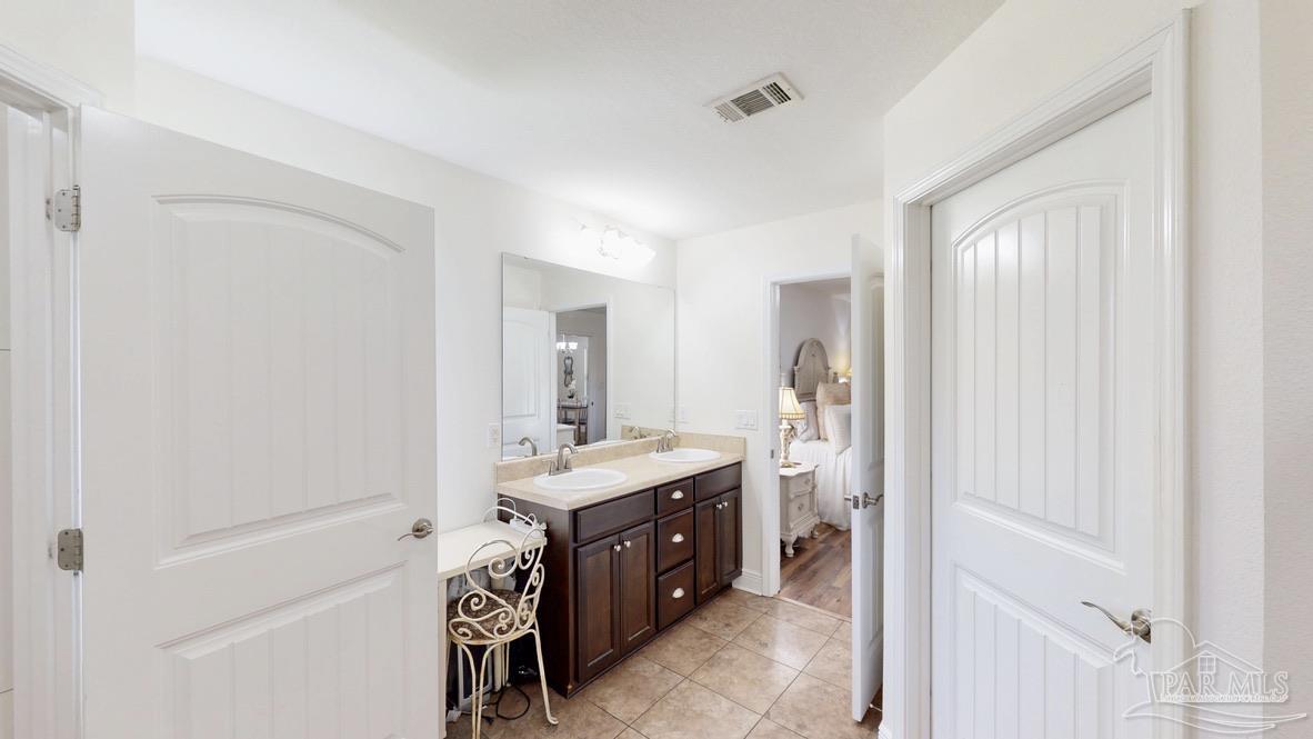 1639 Twin Pines Cir