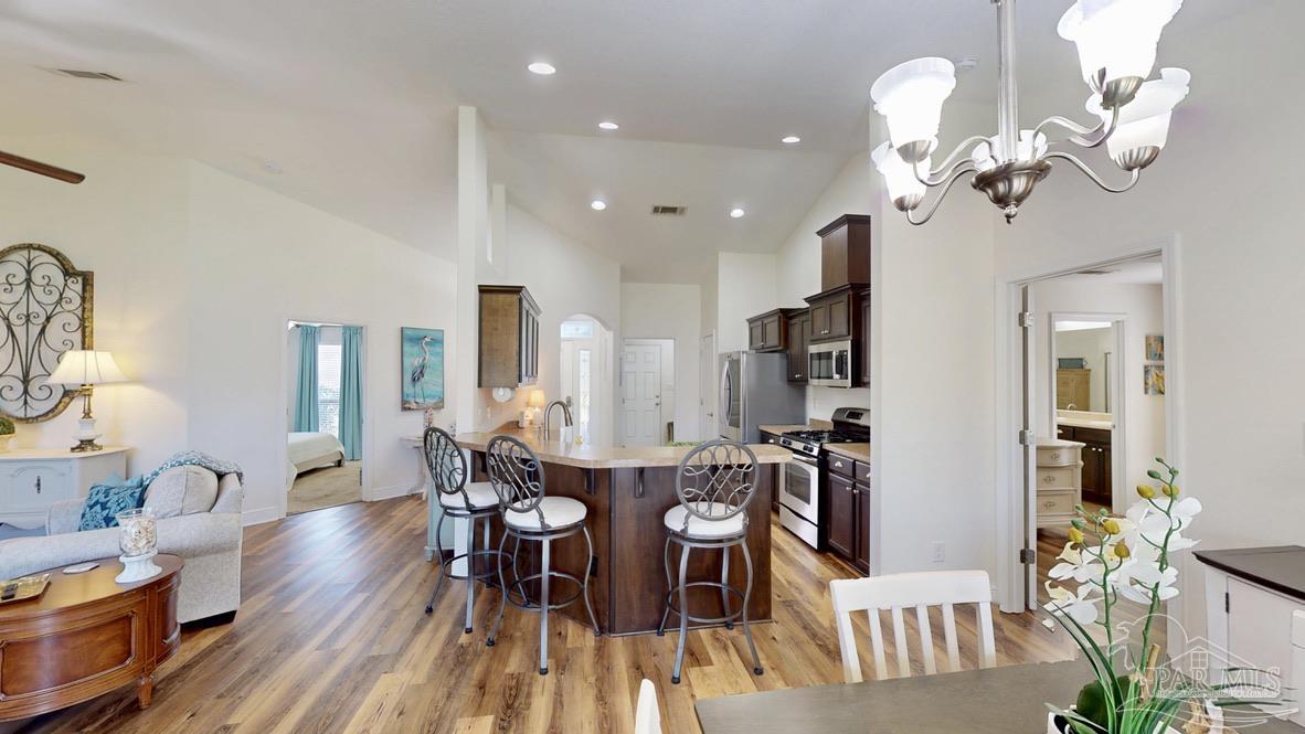 1639 Twin Pines Cir