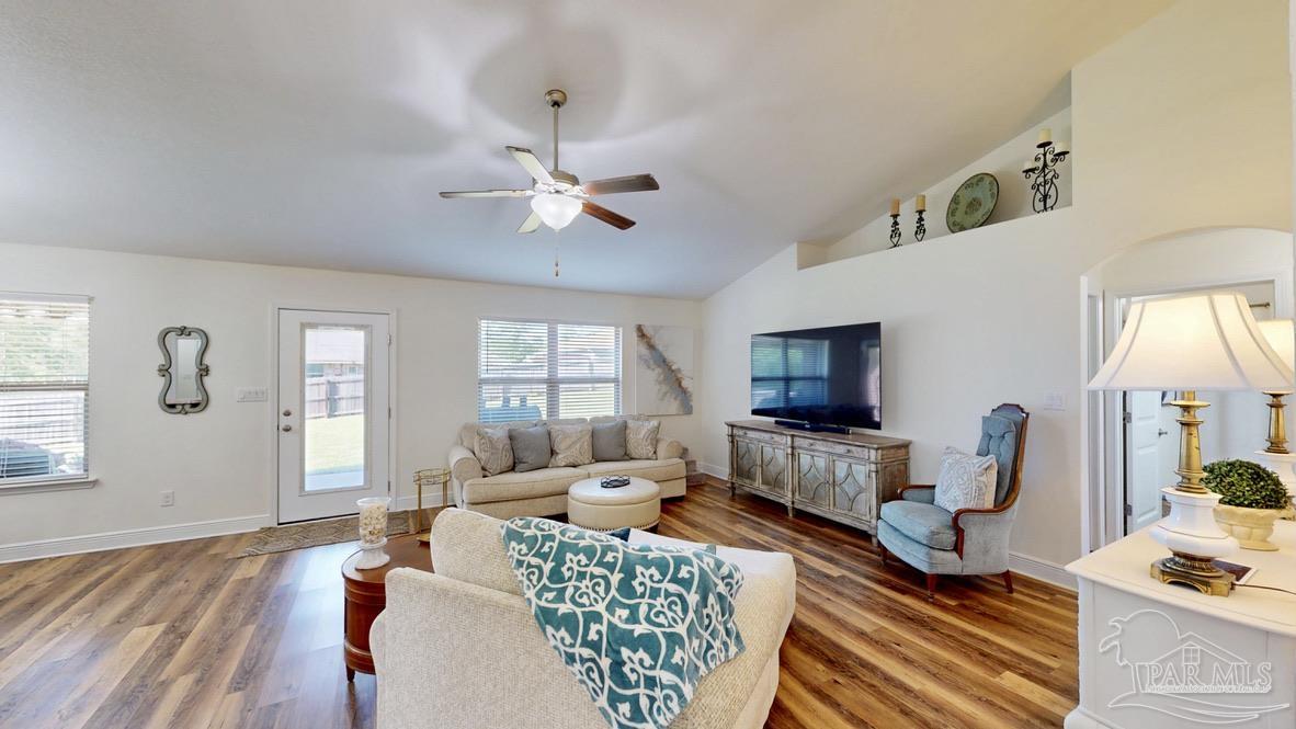 1639 Twin Pines Cir