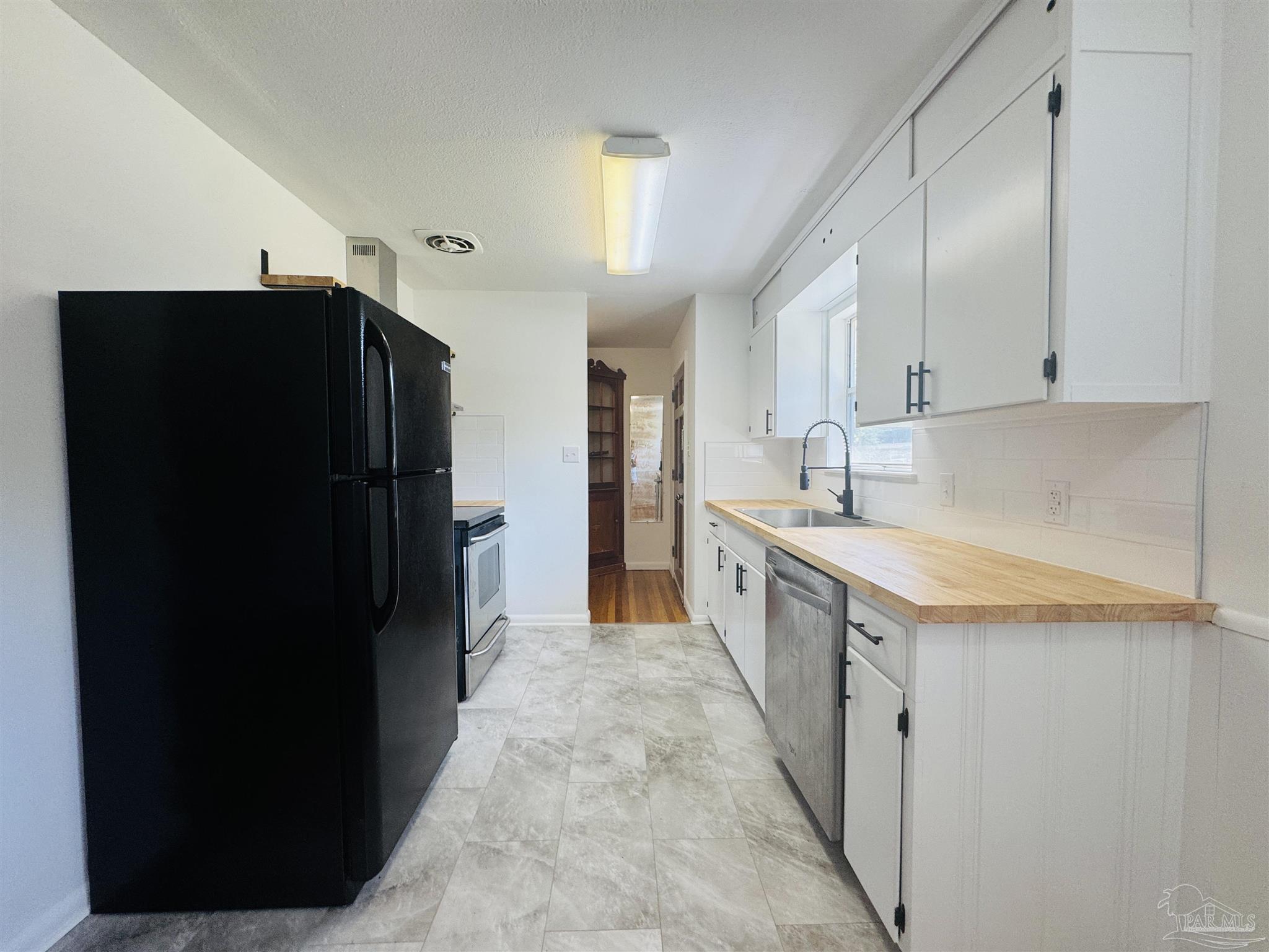 1019 E Madison Dr