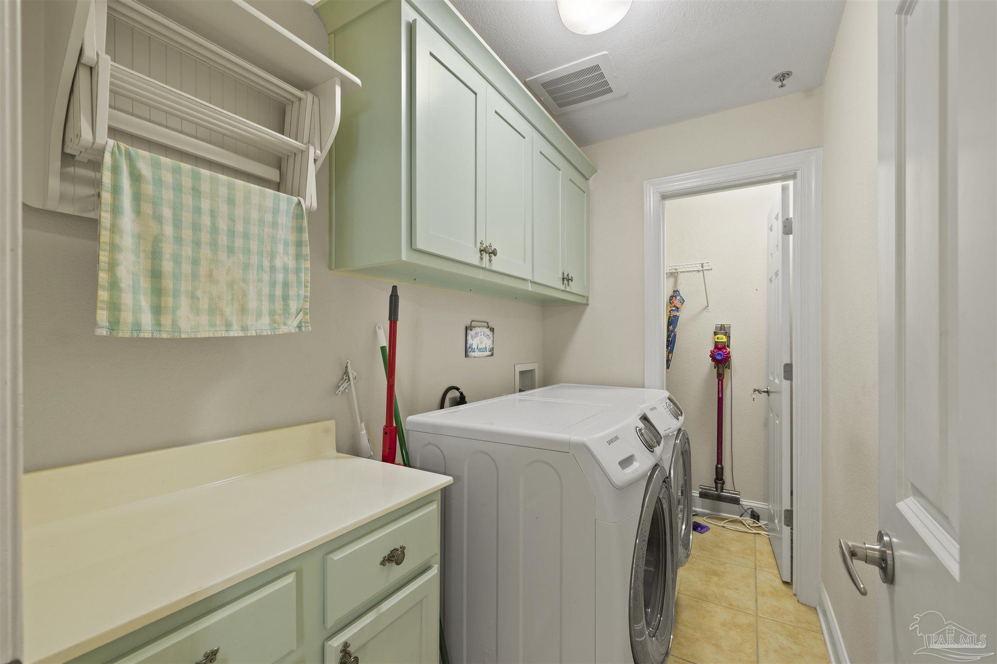 850 Ft Pickens Rd # 1530