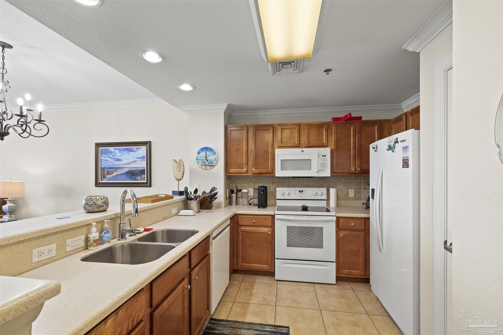 850 Ft Pickens Rd # 1530