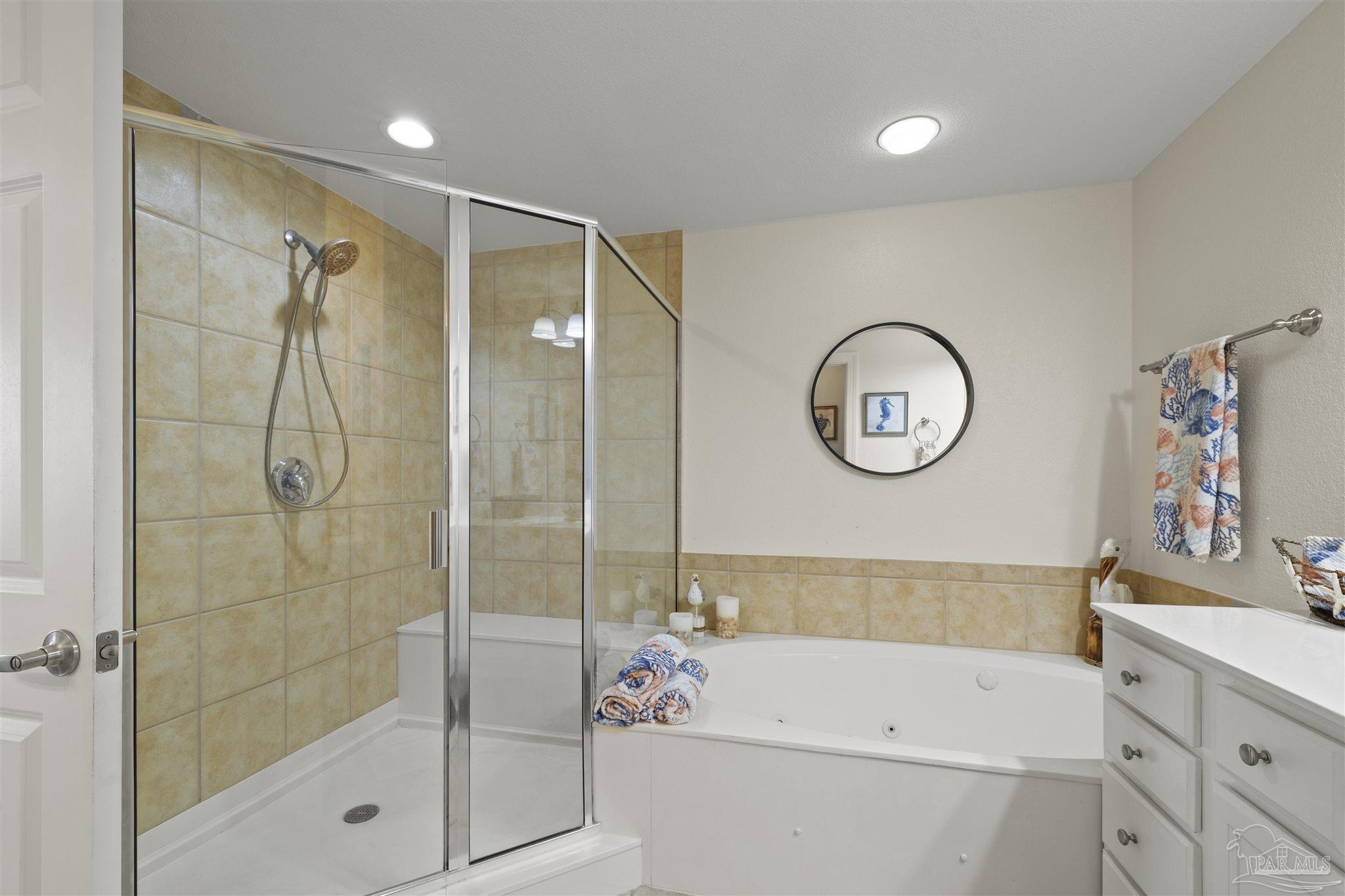 850 Ft Pickens Rd # 1530