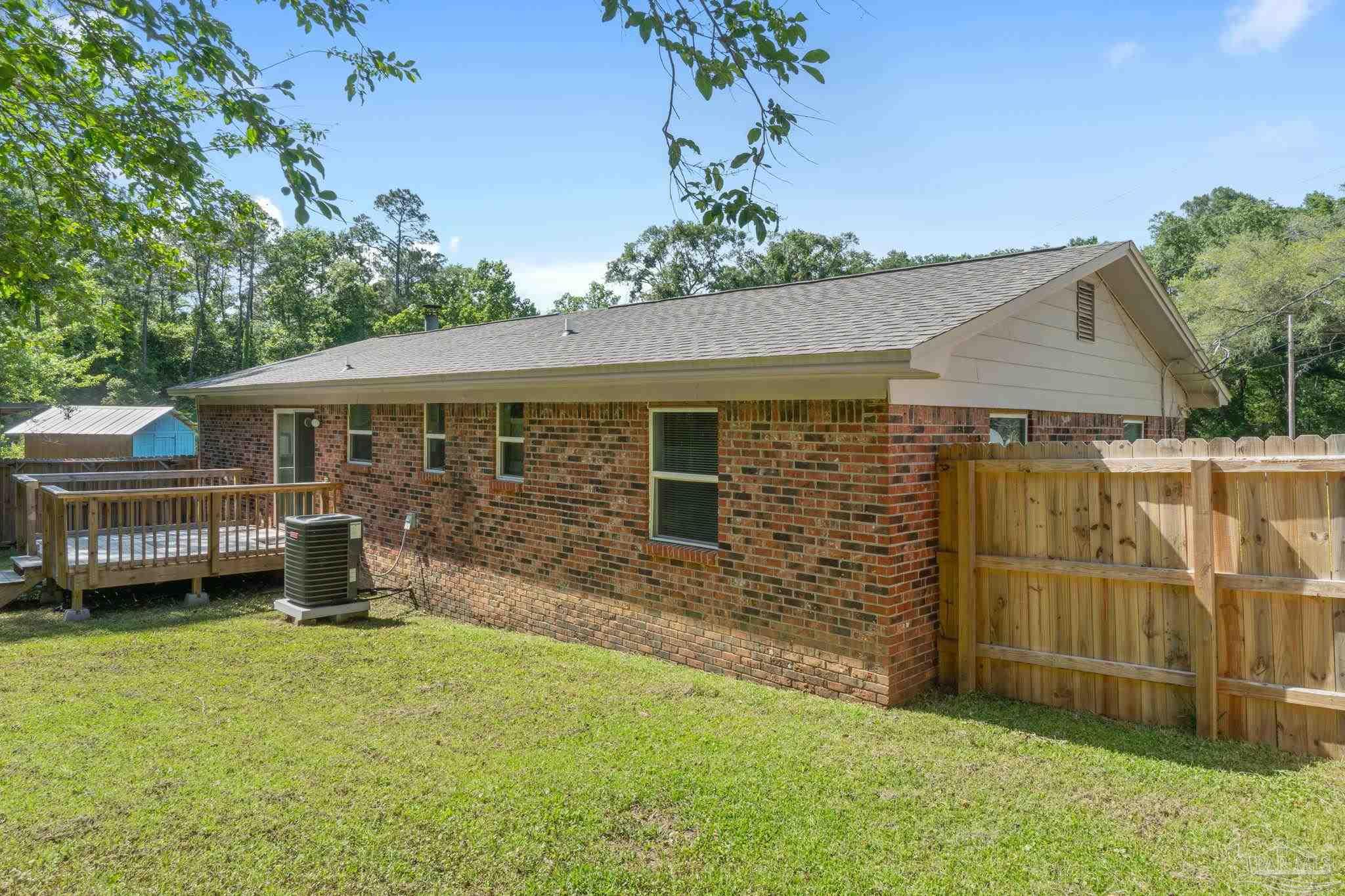401 Ronda St
