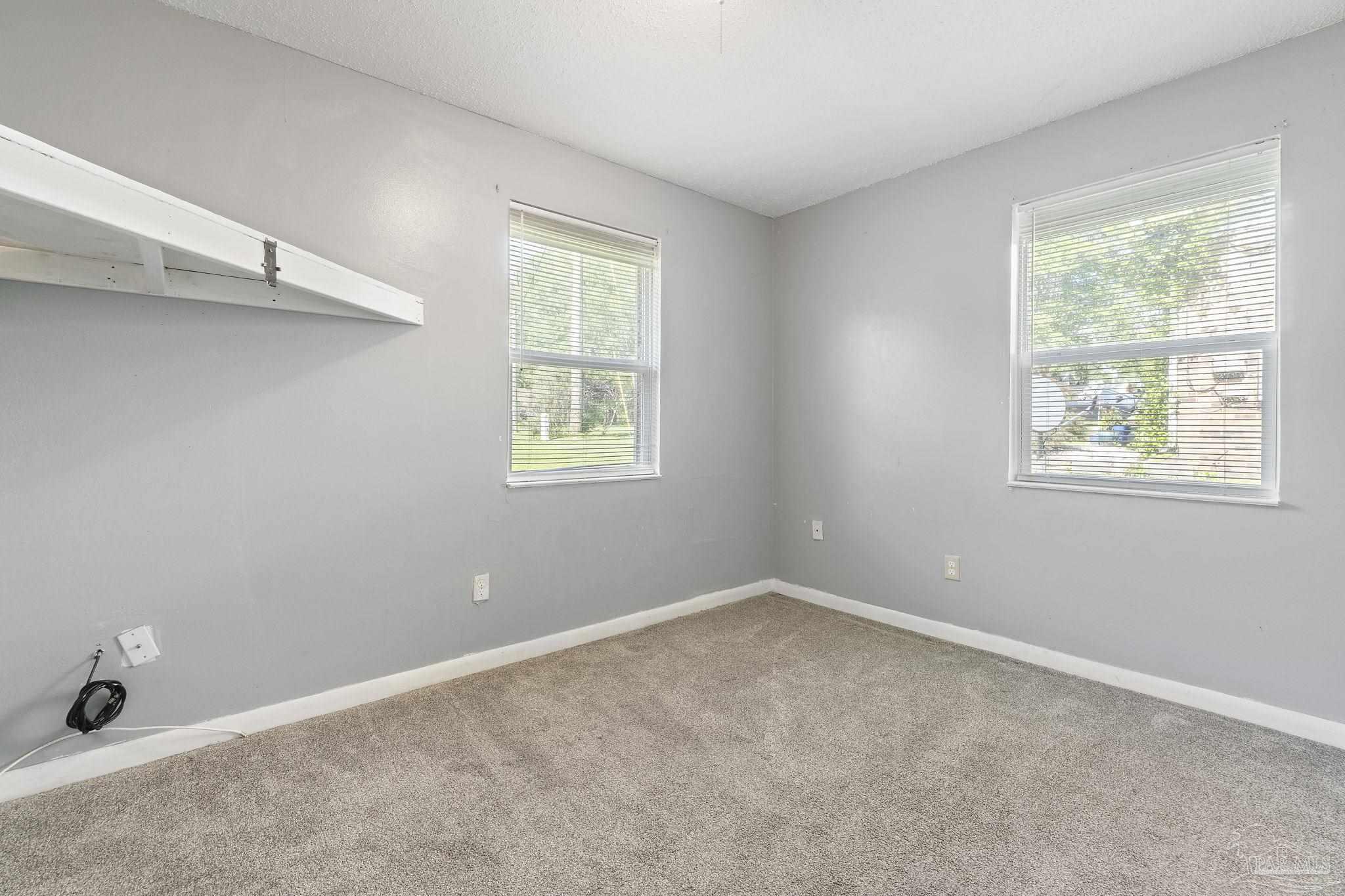 401 Ronda St