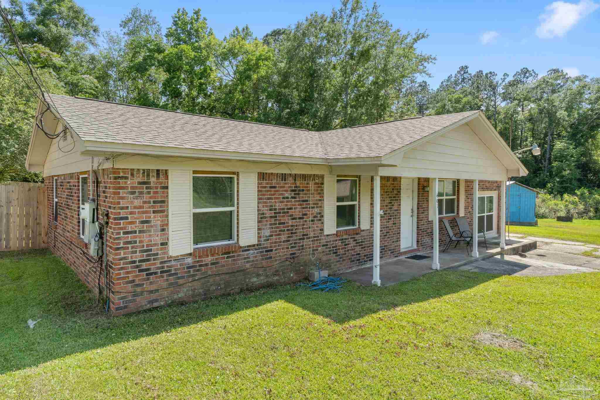 401 Ronda St