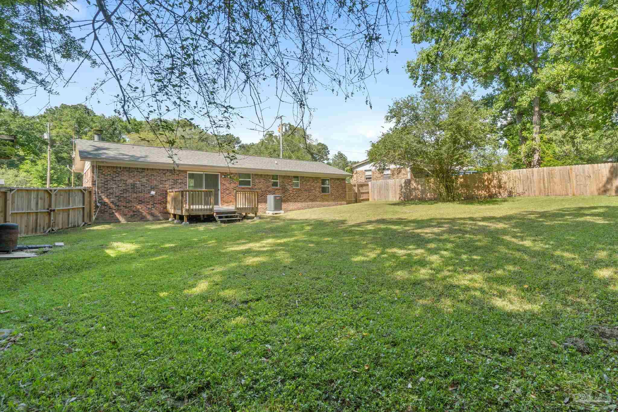 401 Ronda St