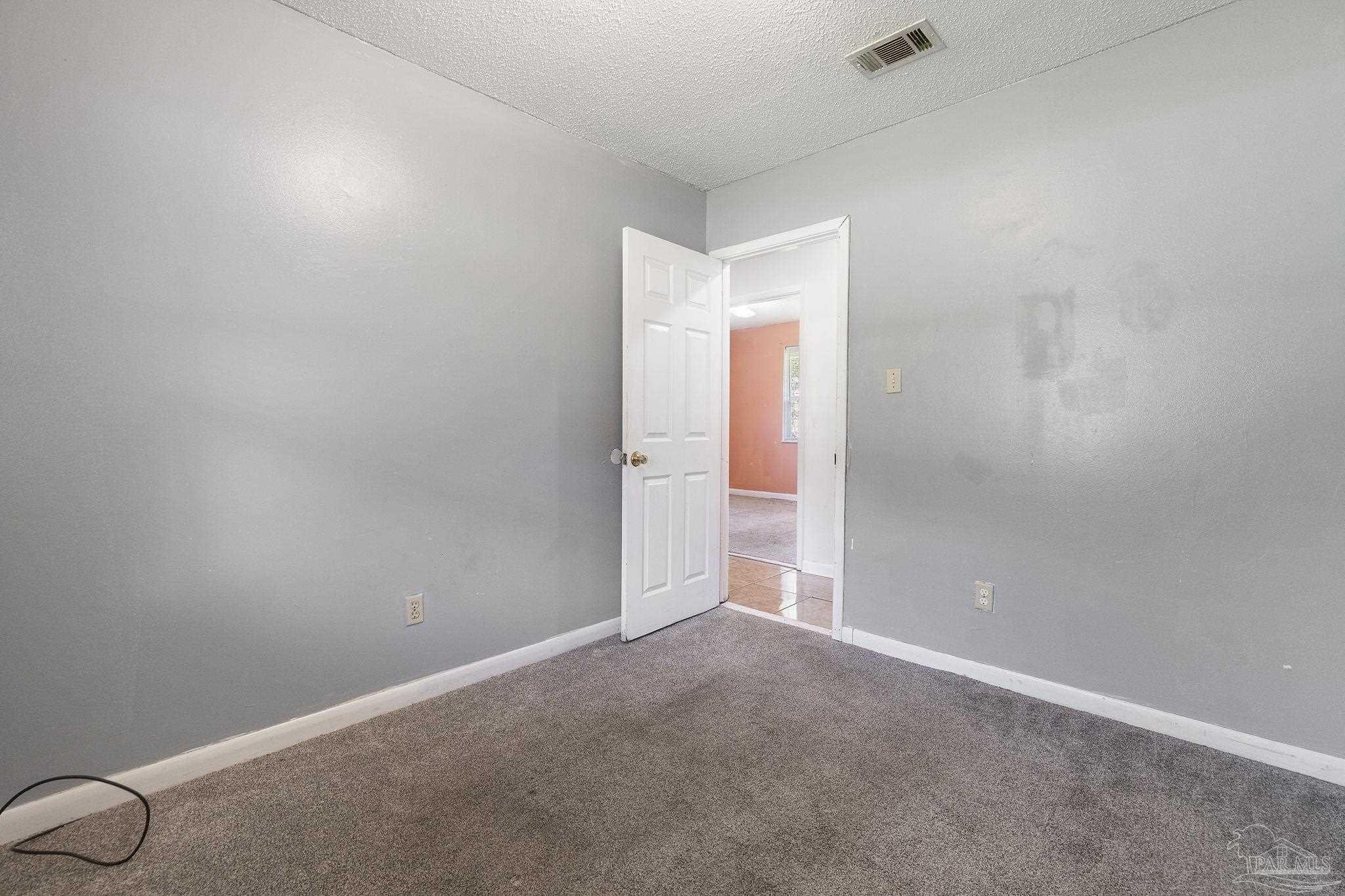 401 Ronda St