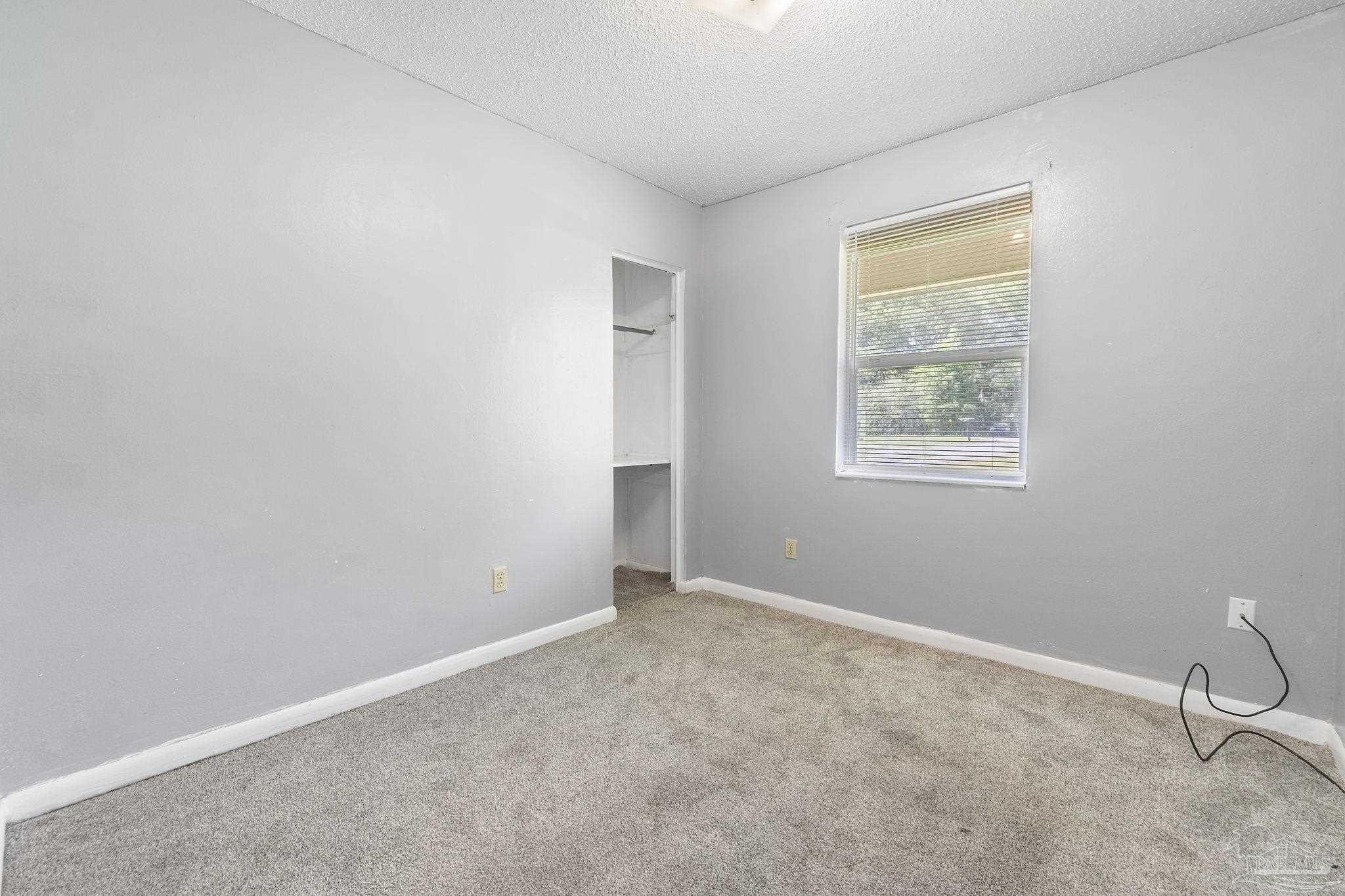 401 Ronda St