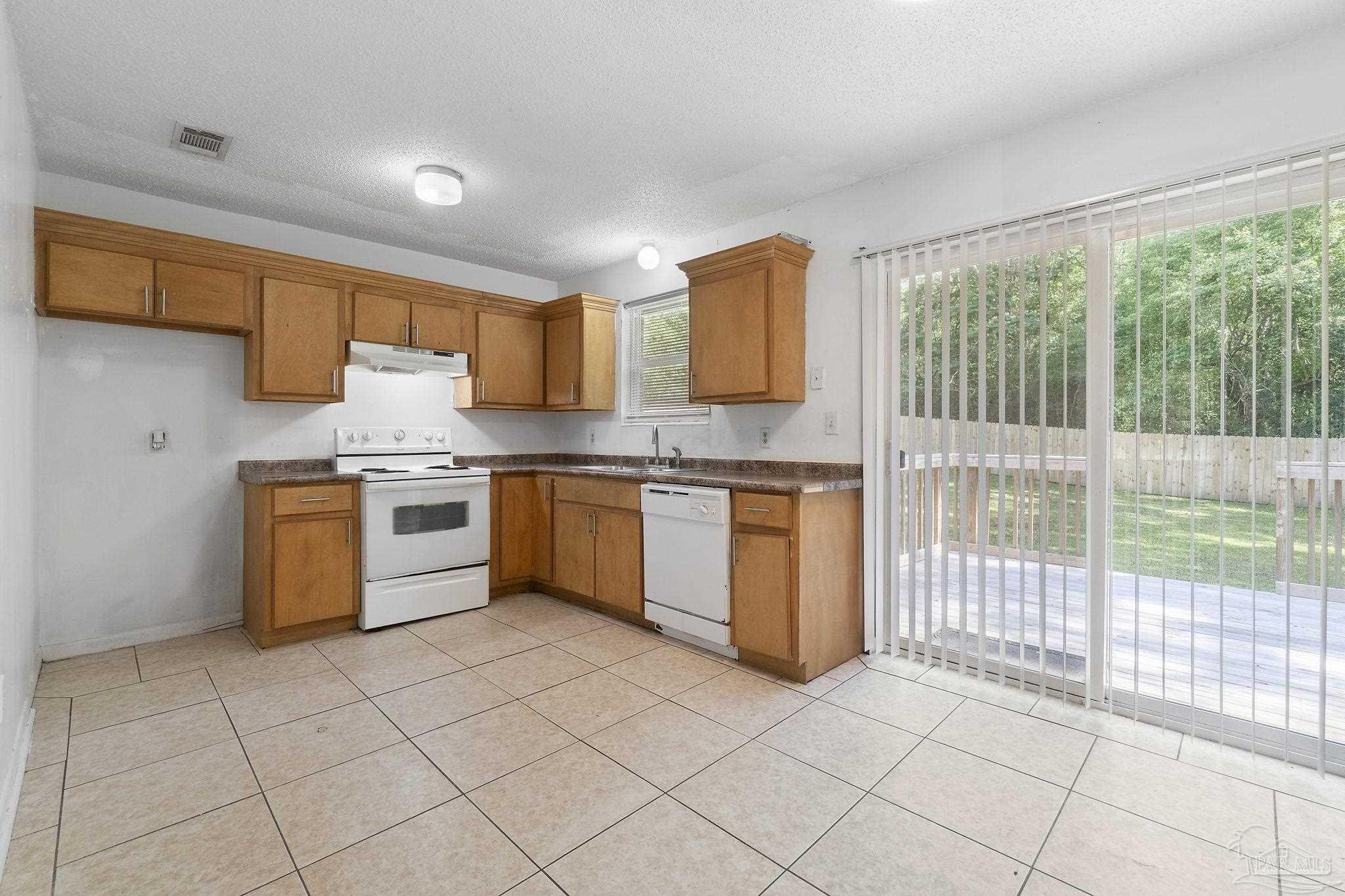 401 Ronda St