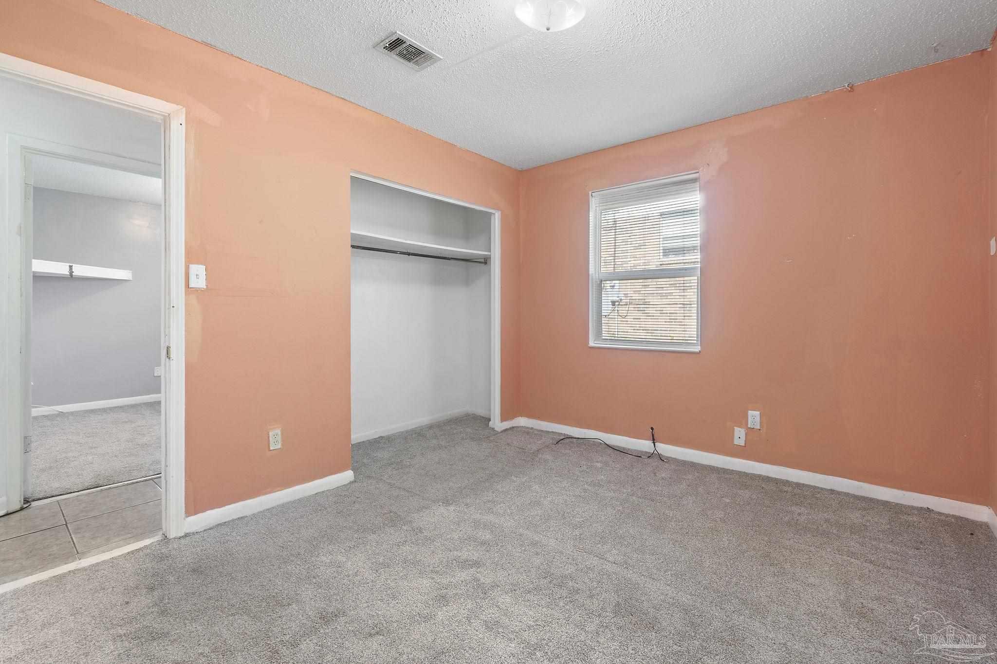 401 Ronda St