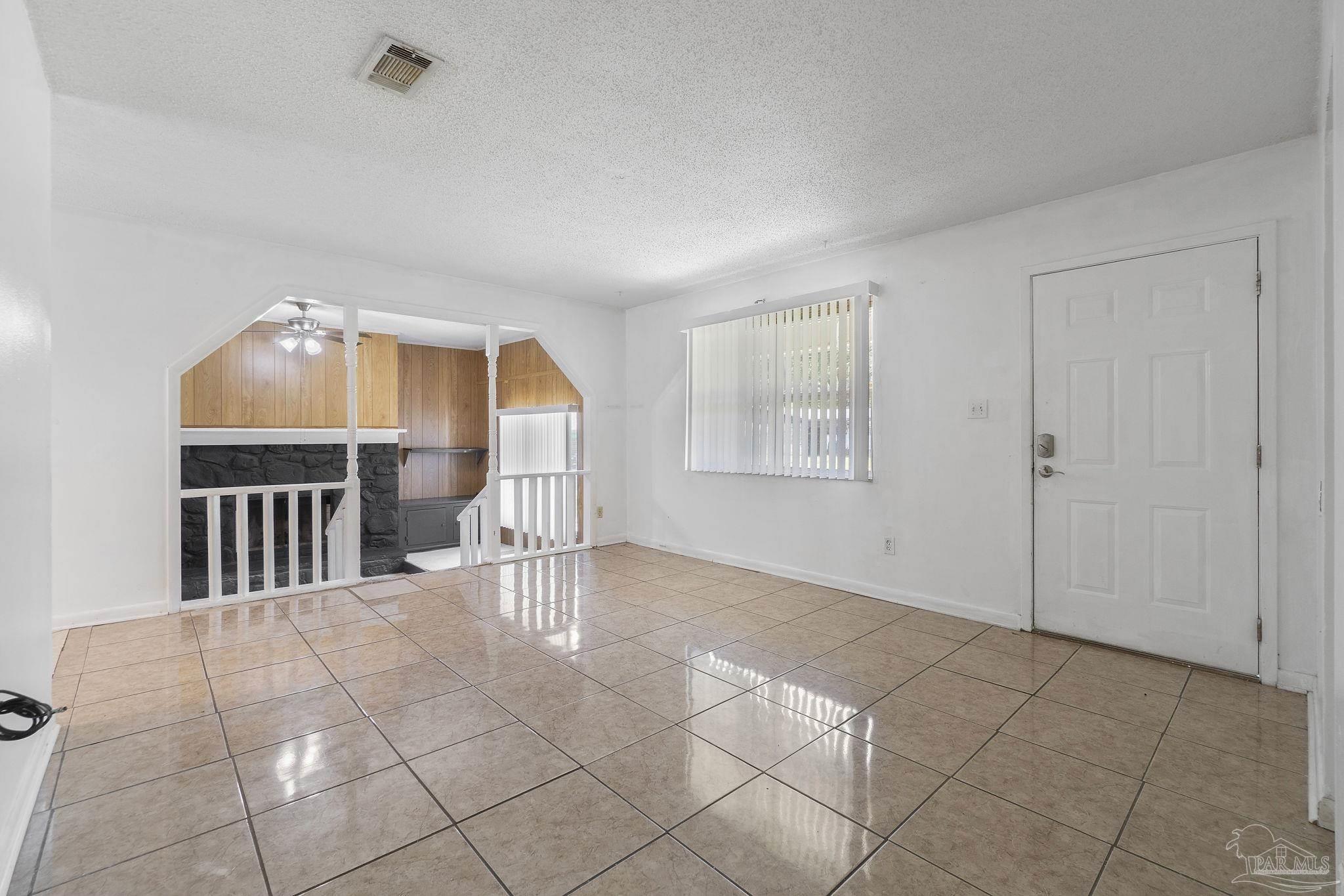 401 Ronda St
