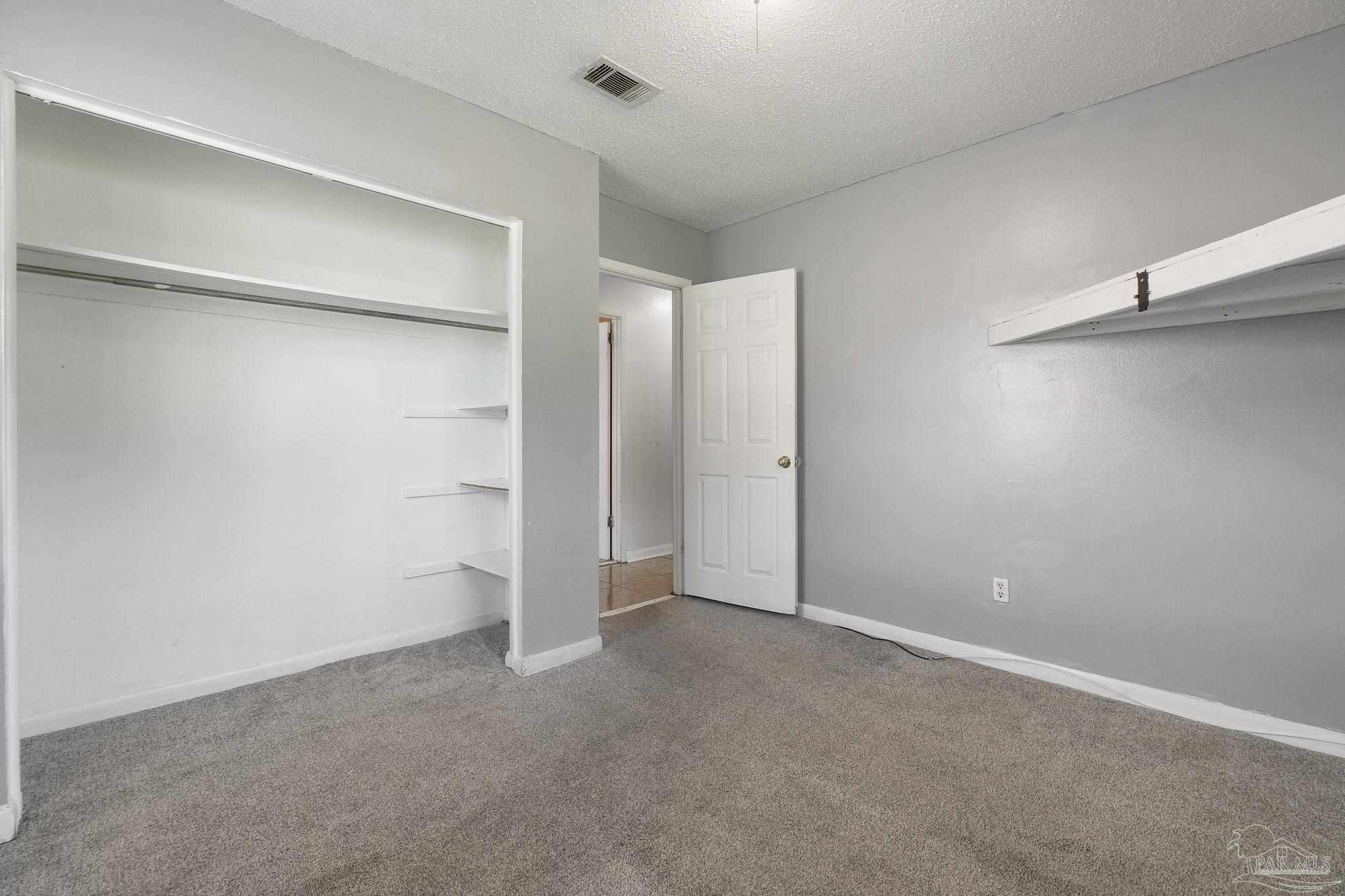 401 Ronda St