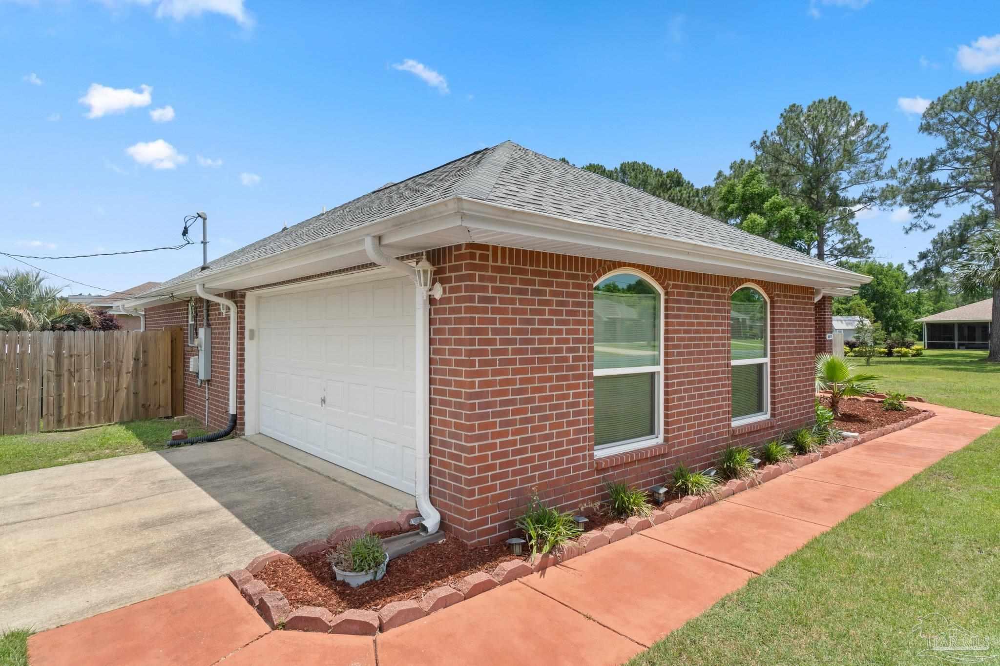 1052 Ashley Rd