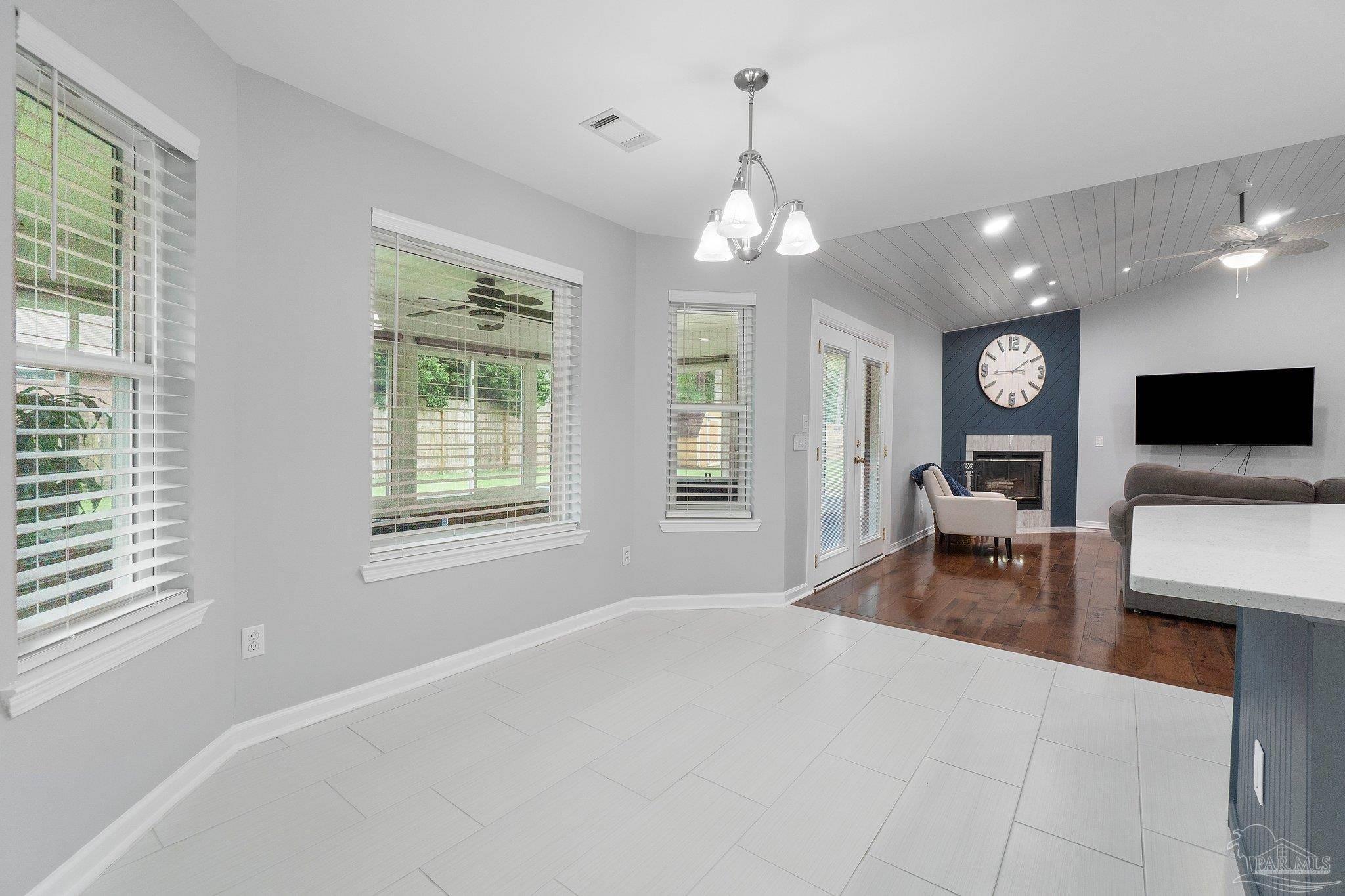 1052 Ashley Rd