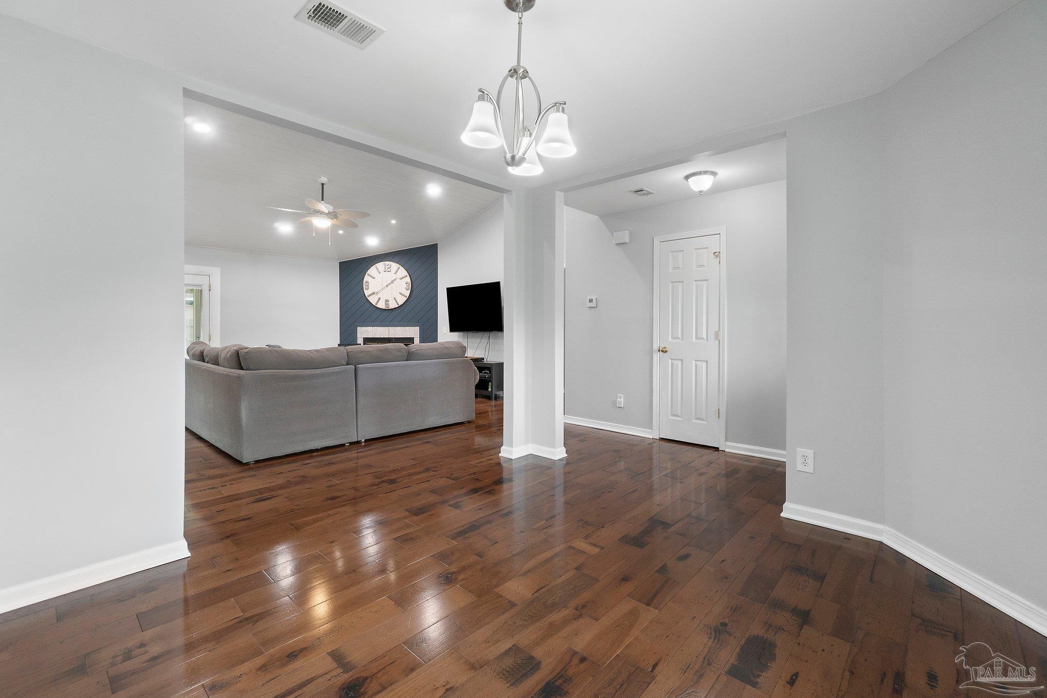 1052 Ashley Rd