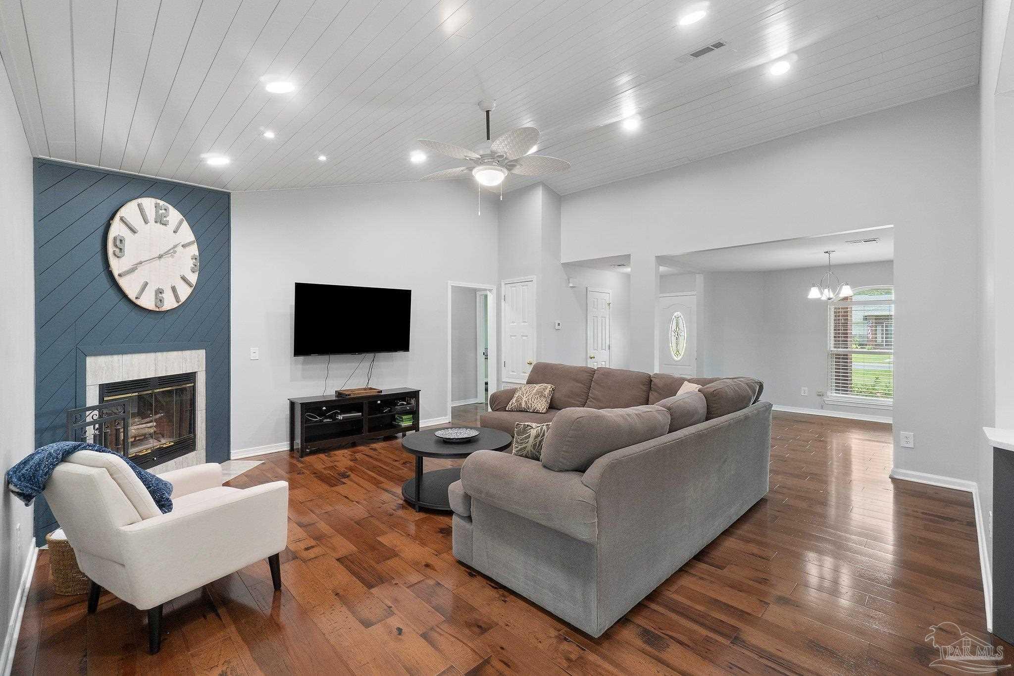 1052 Ashley Rd