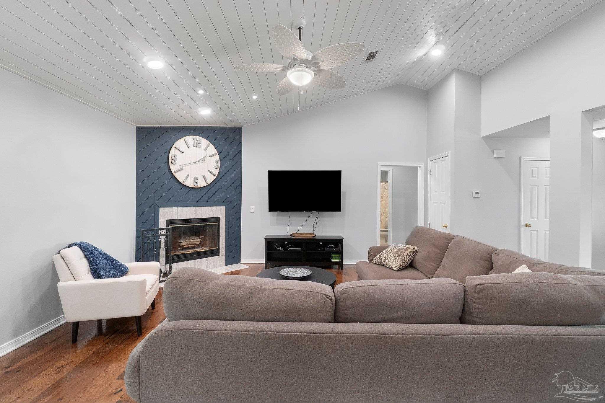 1052 Ashley Rd