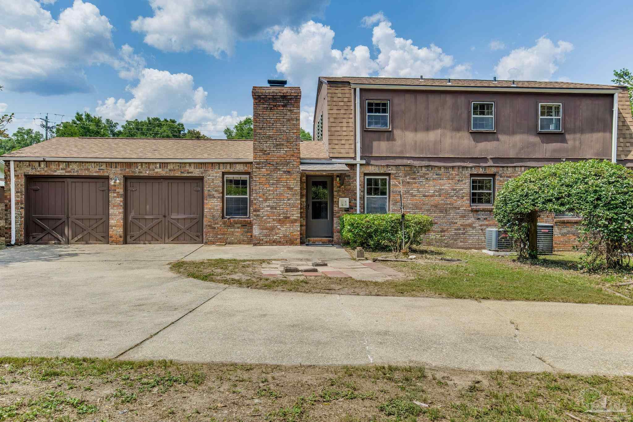 9916 Hillview Dr