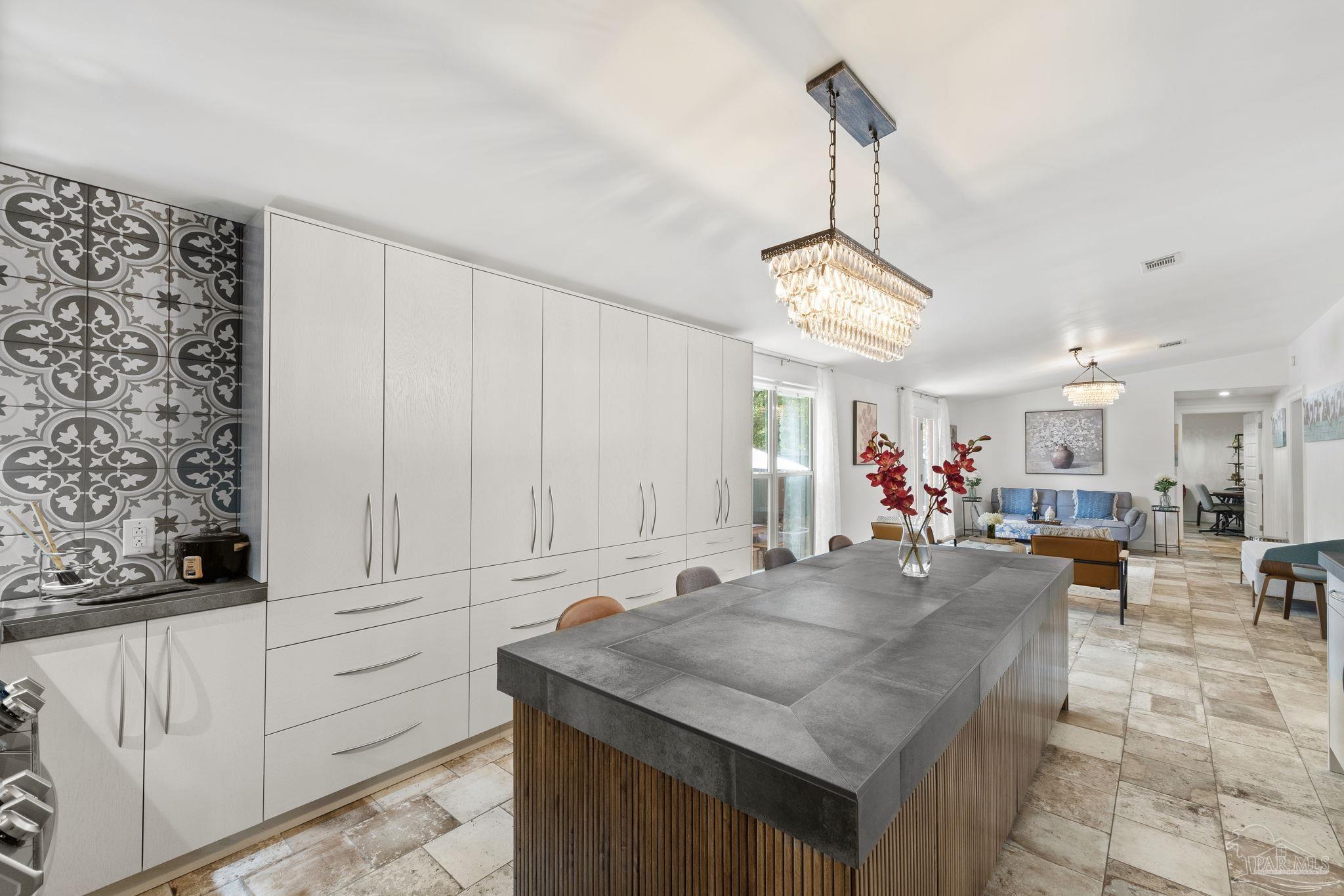 12337 Ailanthus Dr