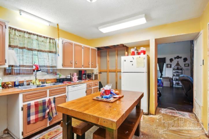 2738 Garcon Point Rd