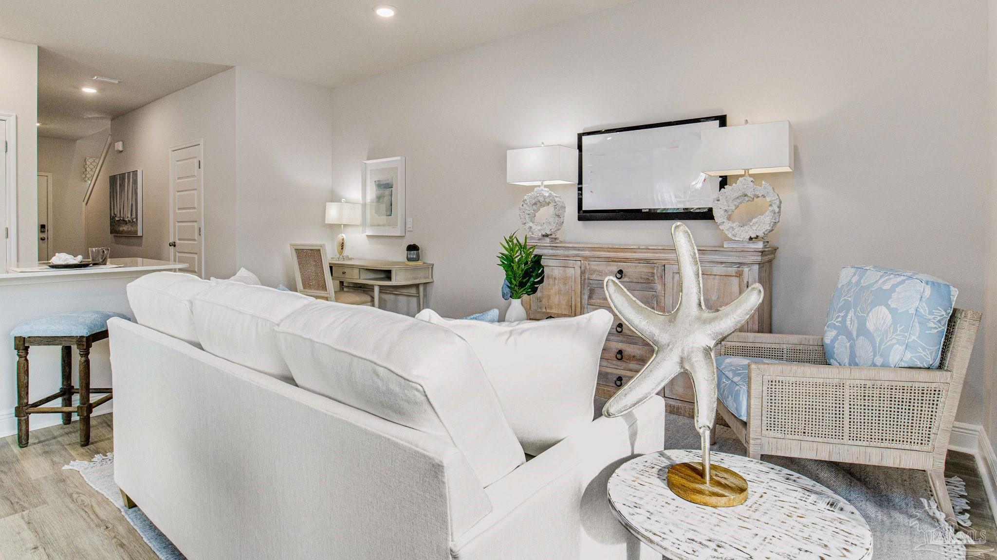 2595 Cliff Hollow Cir