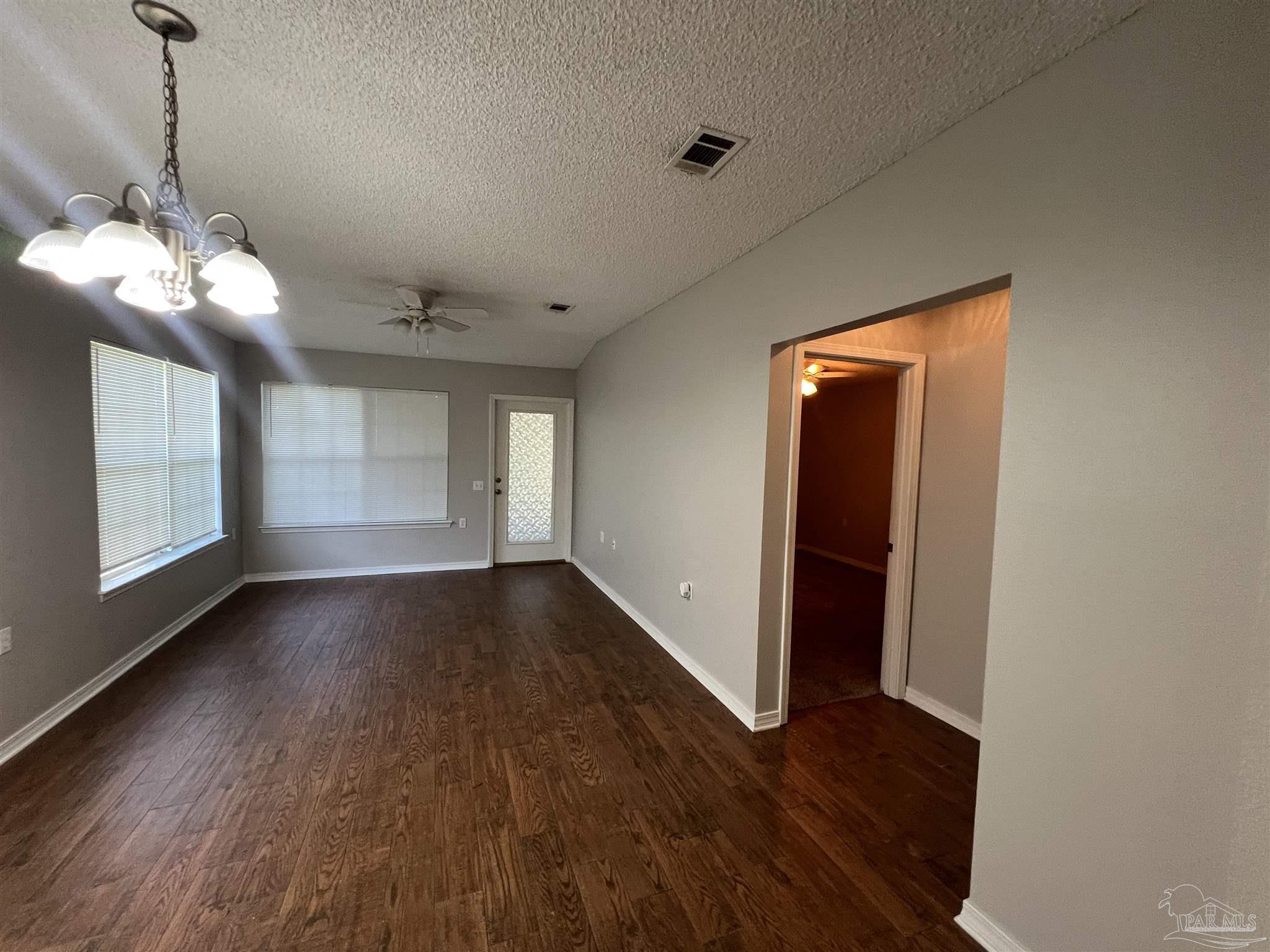 8121 Heirloom Dr