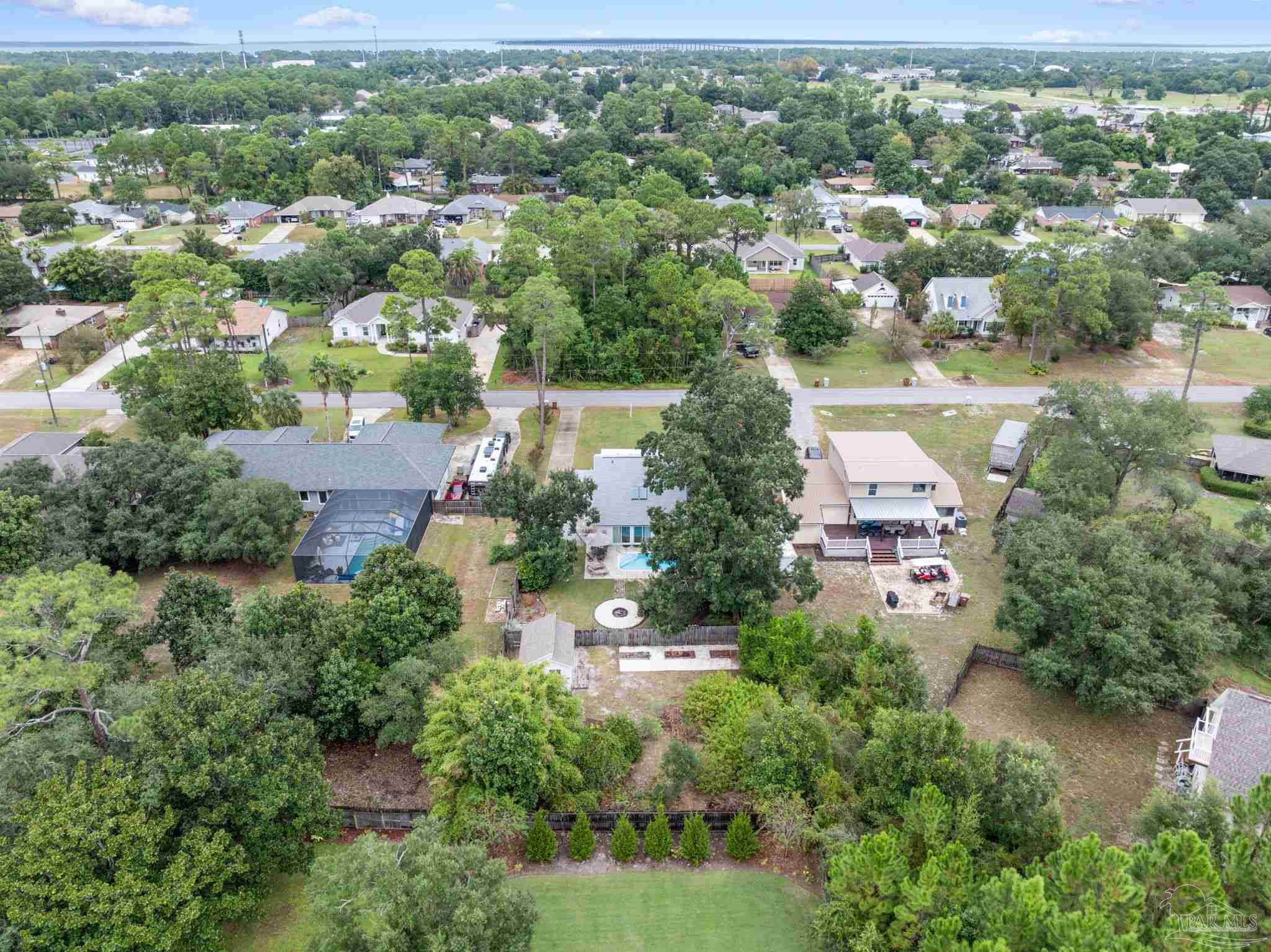 3225 Laurel Dr