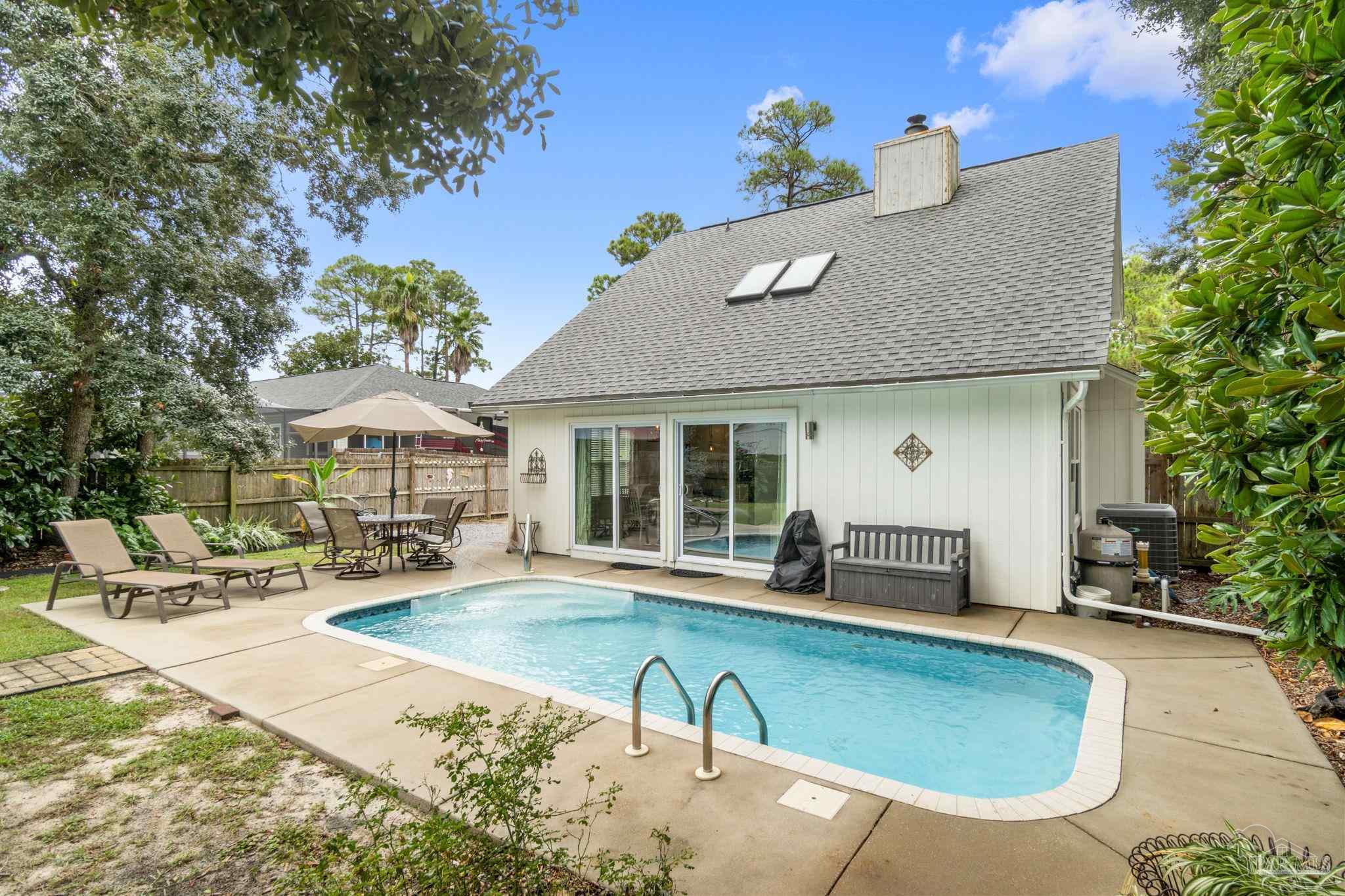 3225 Laurel Dr