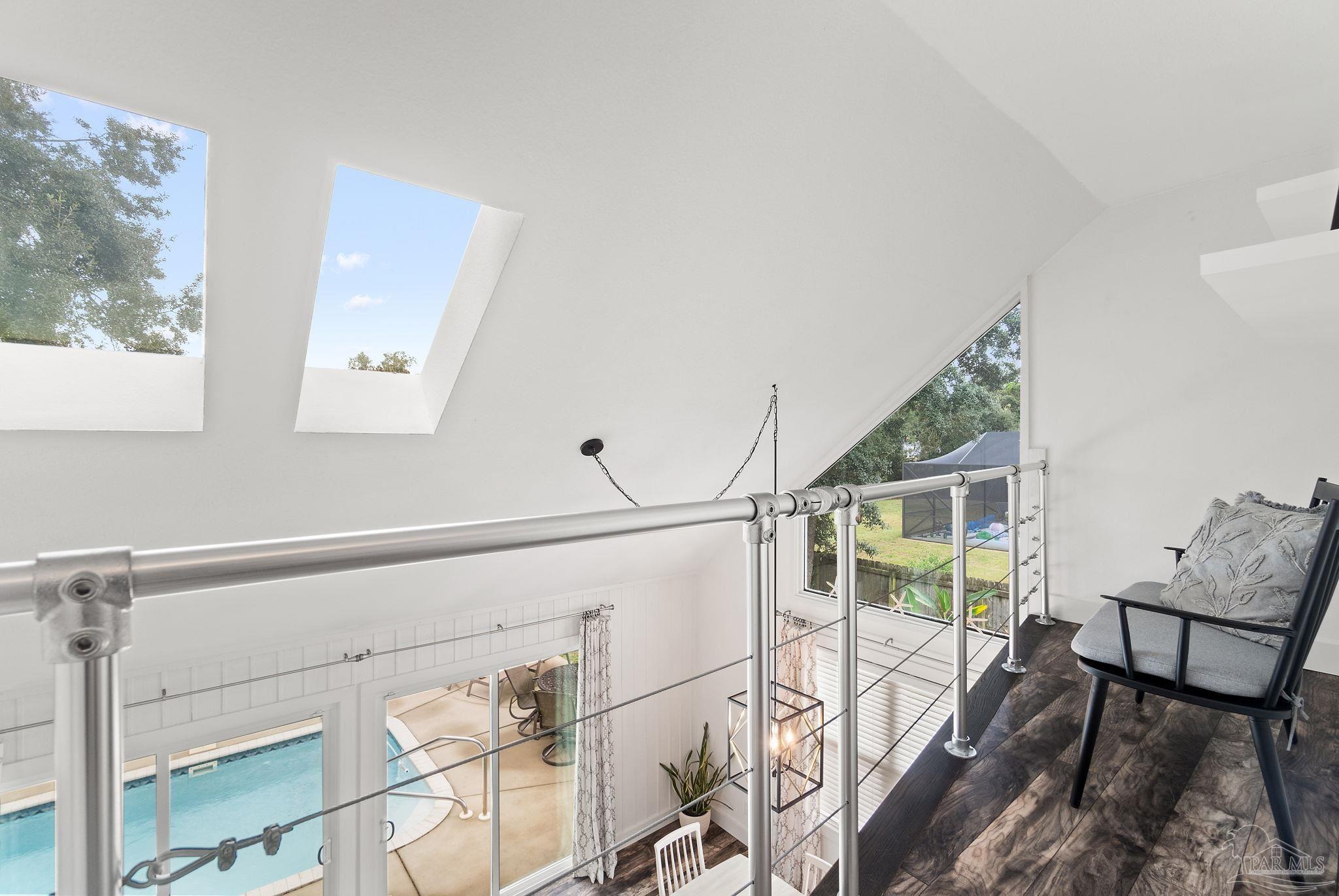 3225 Laurel Dr