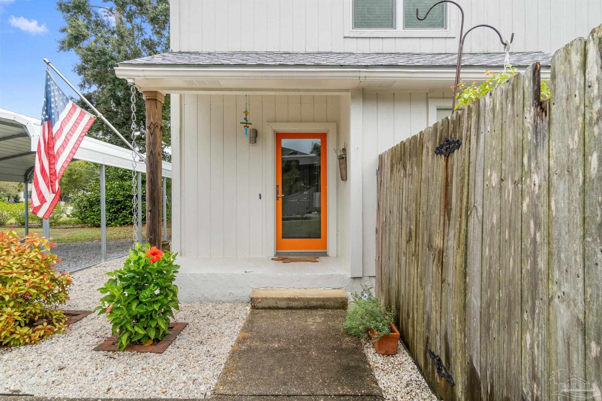 3225 Laurel Dr