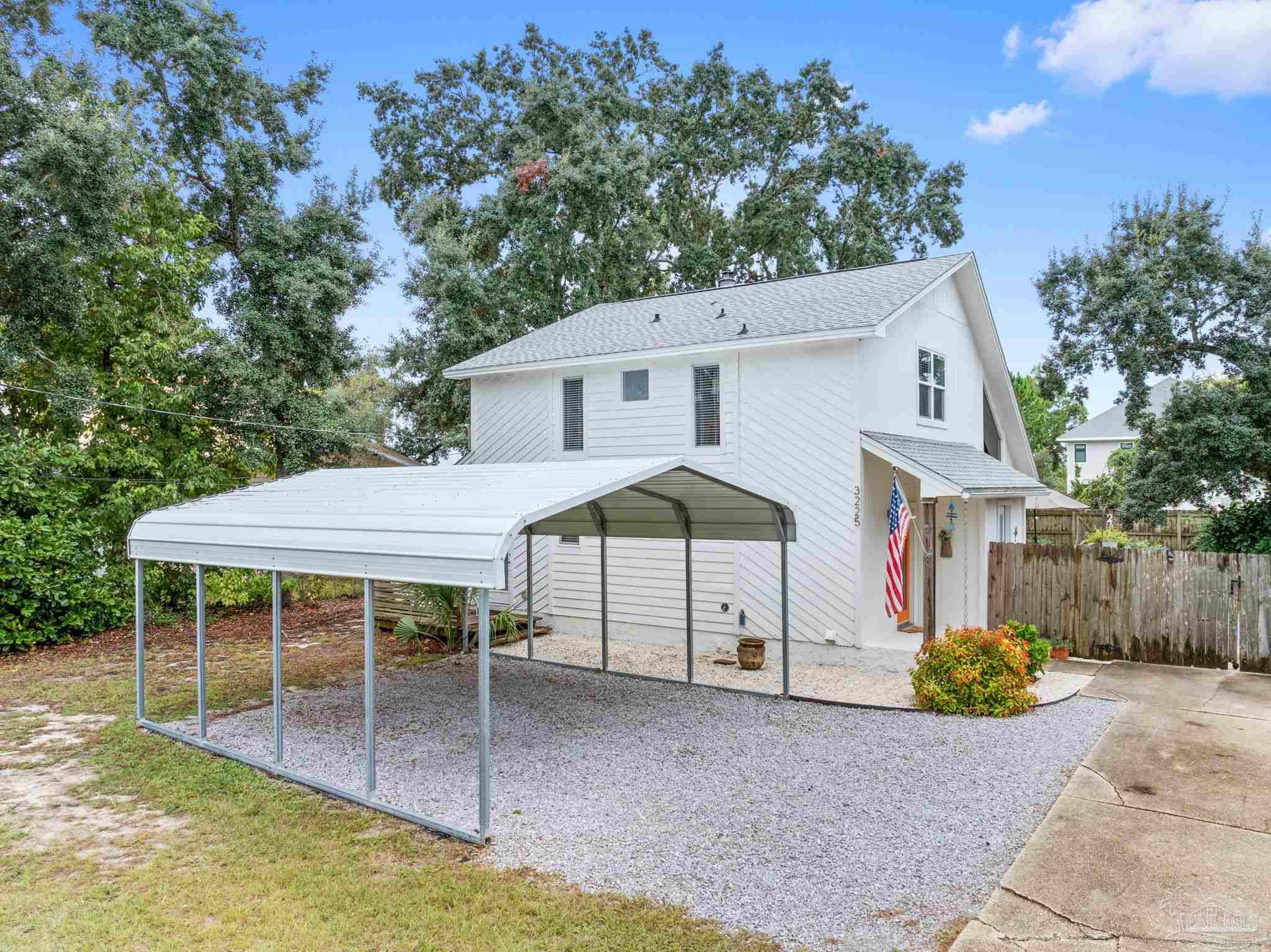 3225 Laurel Dr