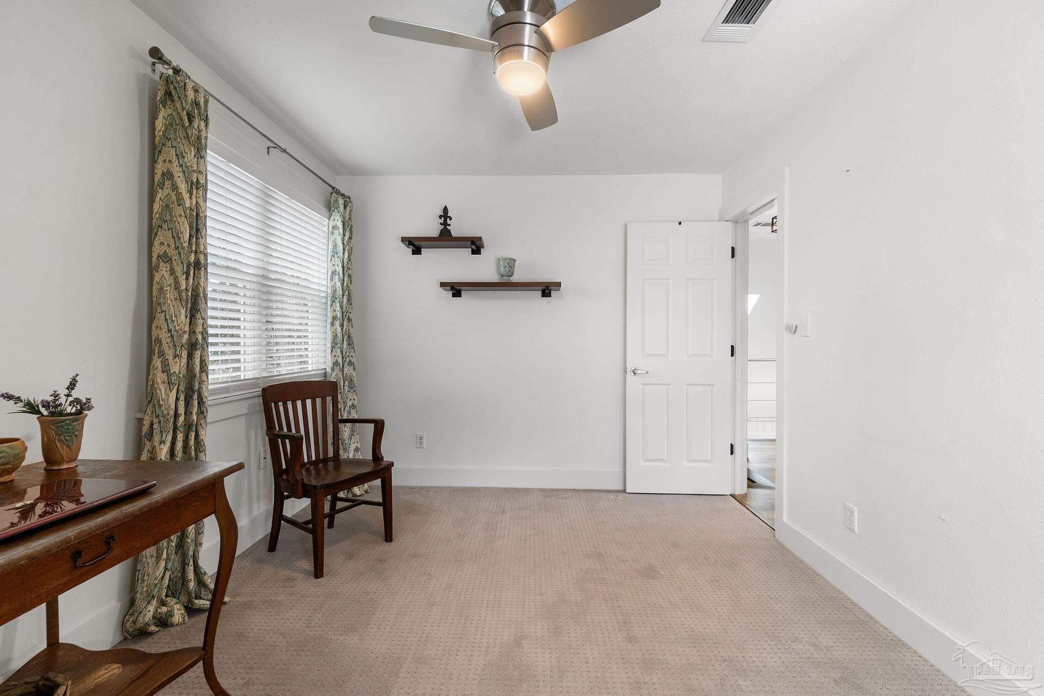 3225 Laurel Dr
