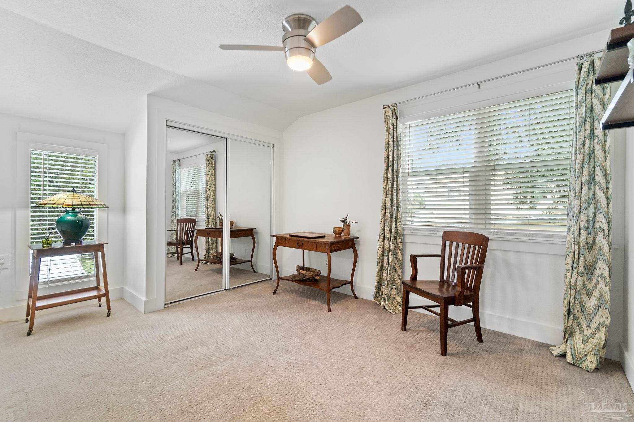 3225 Laurel Dr
