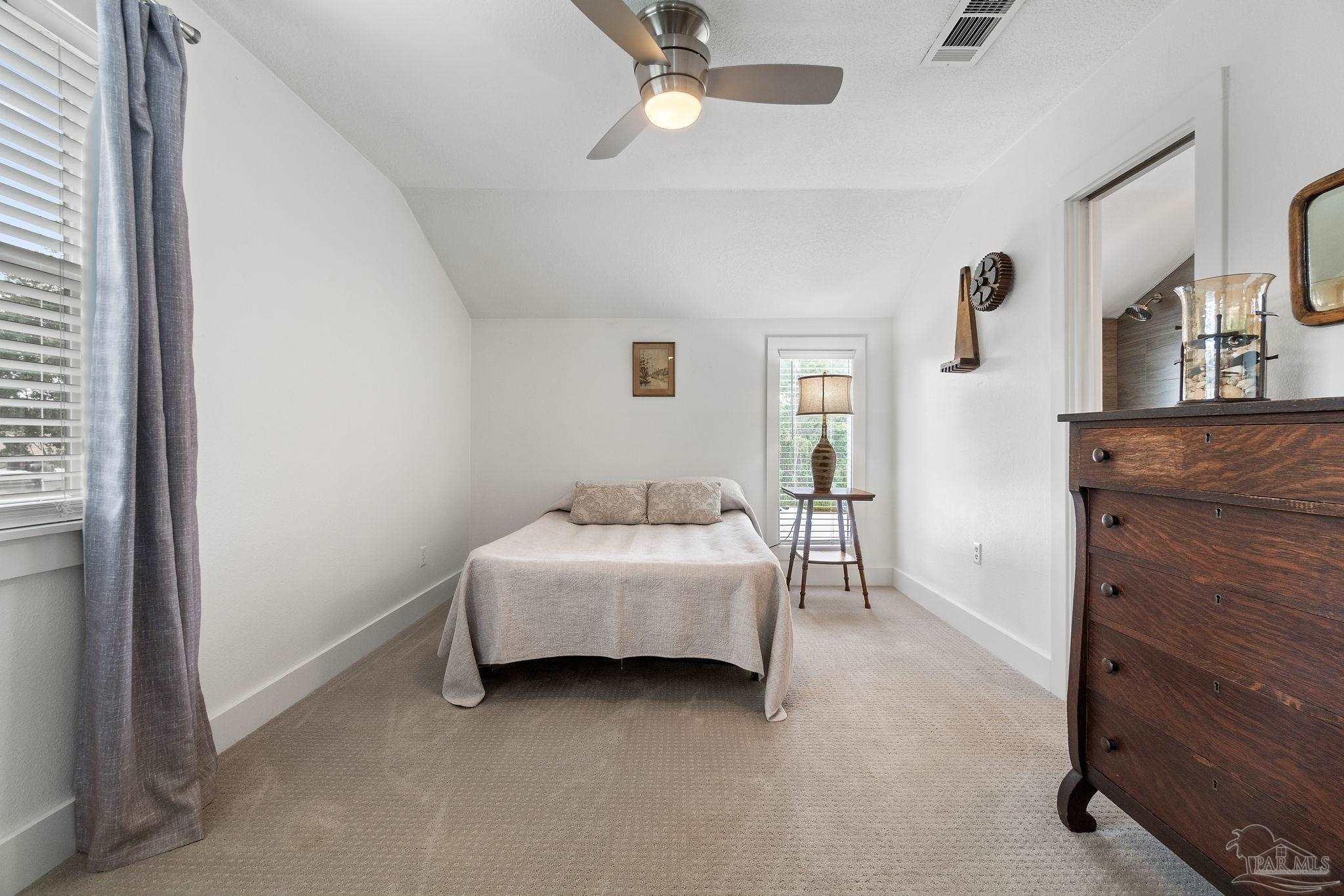 3225 Laurel Dr
