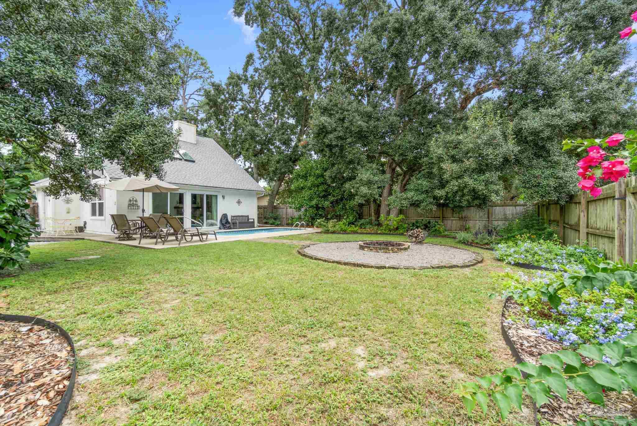 3225 Laurel Dr