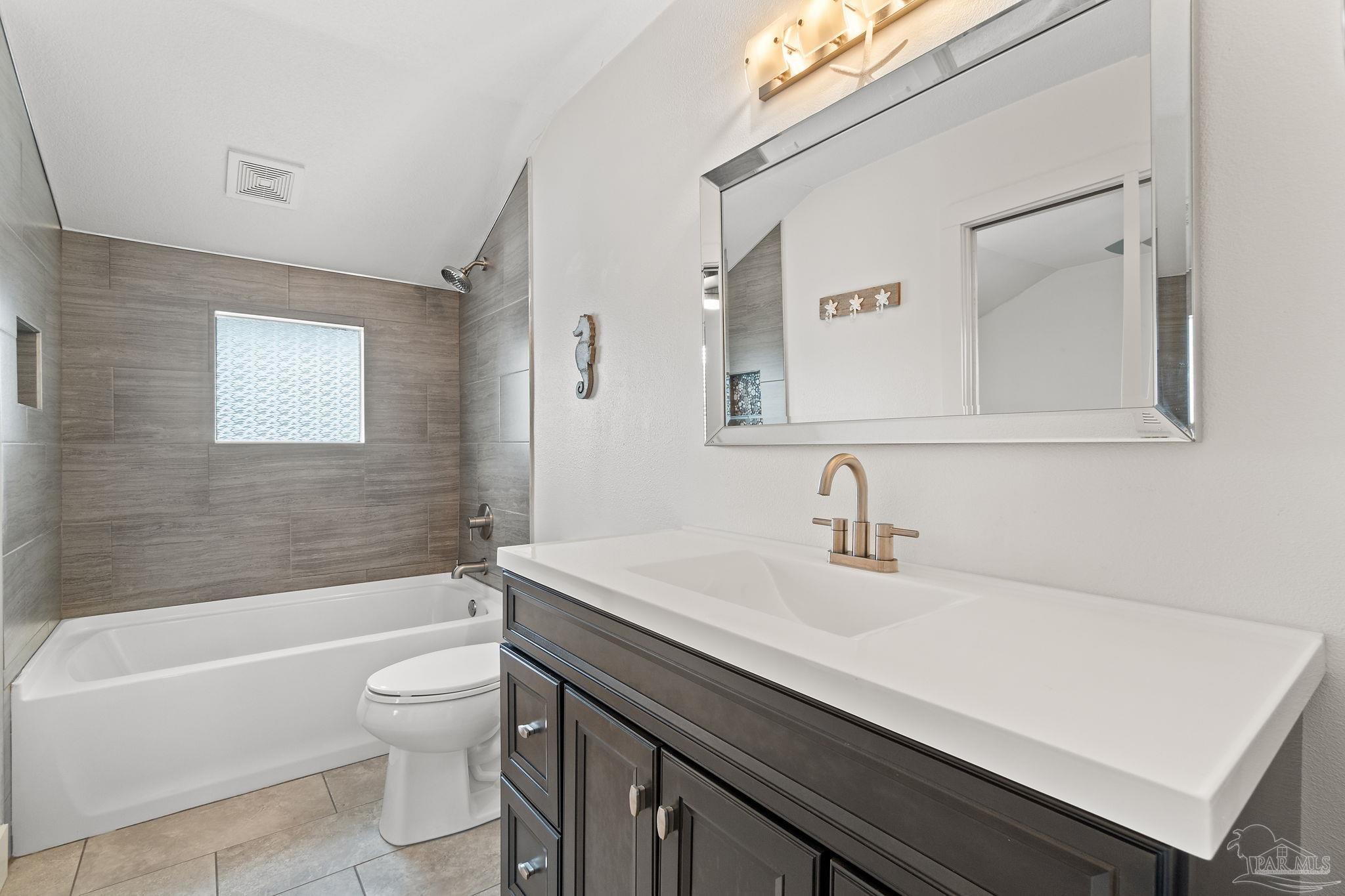 3225 Laurel Dr