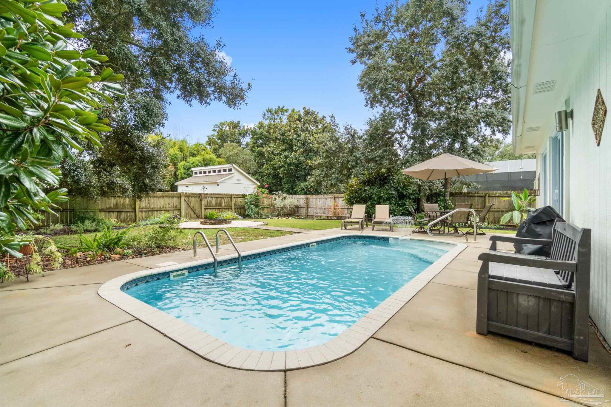 3225 Laurel Dr