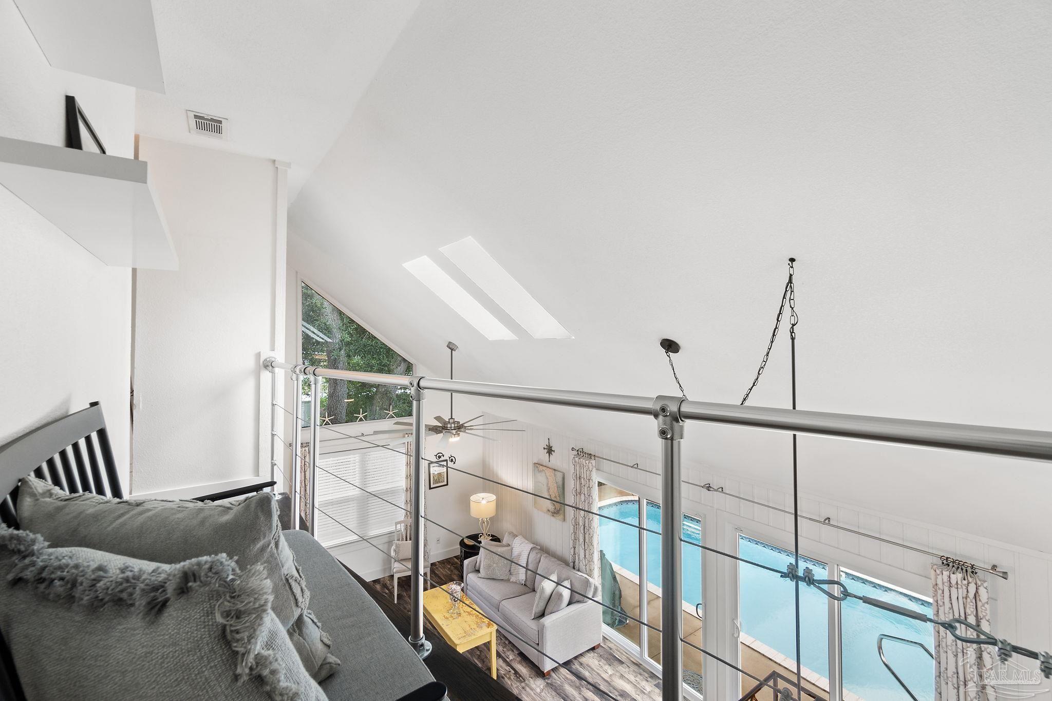 3225 Laurel Dr