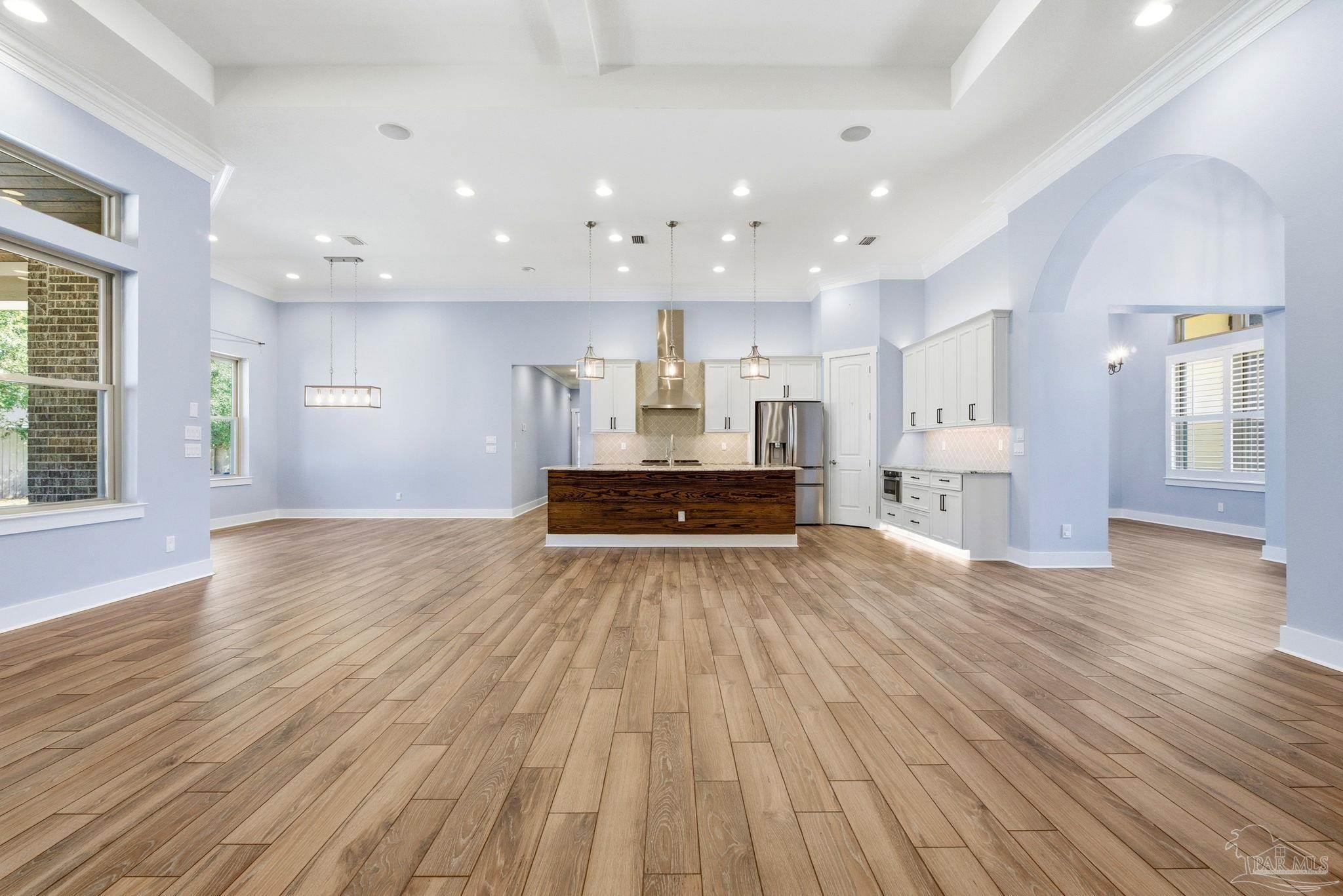 2018 Rambling Oaks Dr