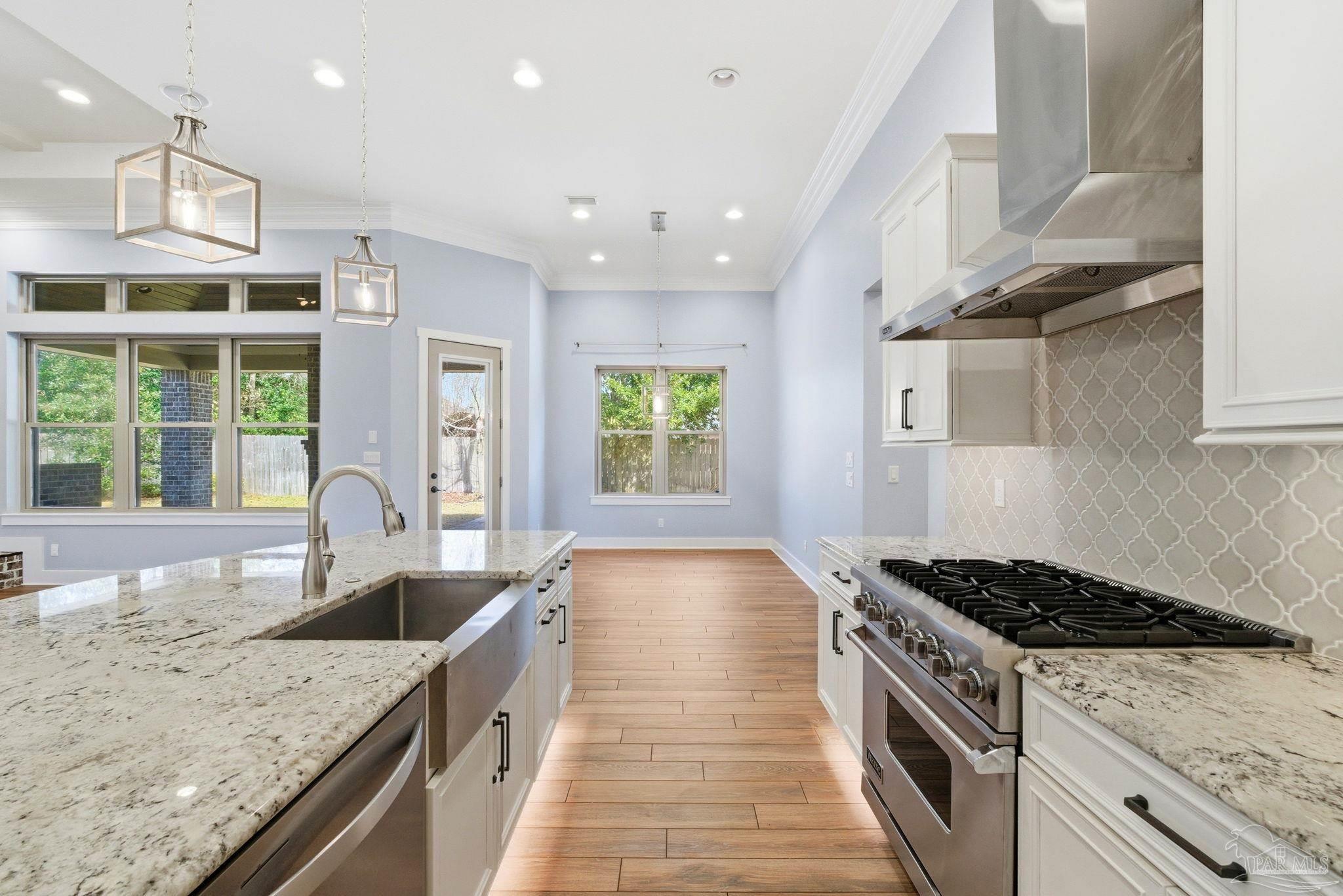 2018 Rambling Oaks Dr