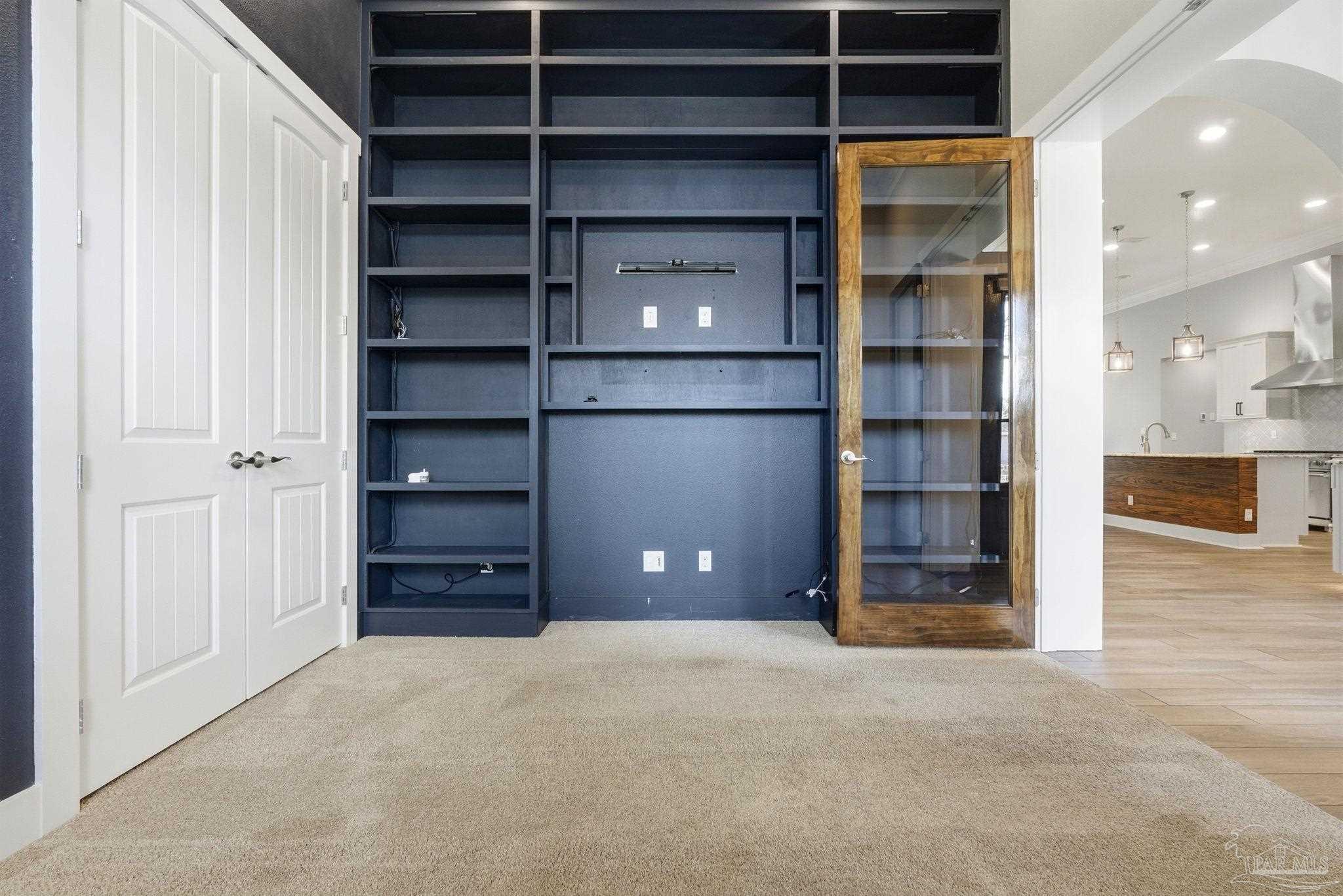 2018 Rambling Oaks Dr