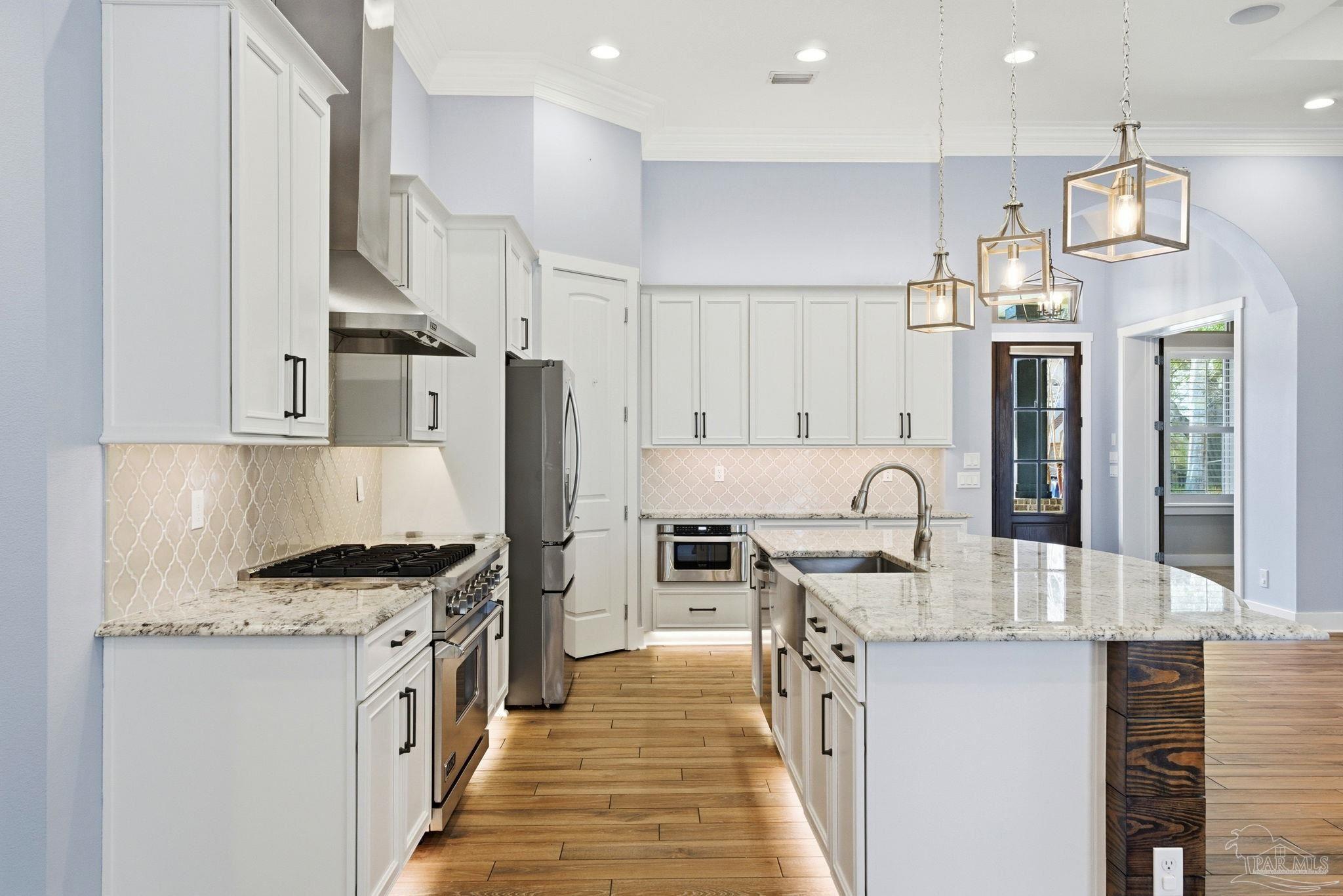 2018 Rambling Oaks Dr