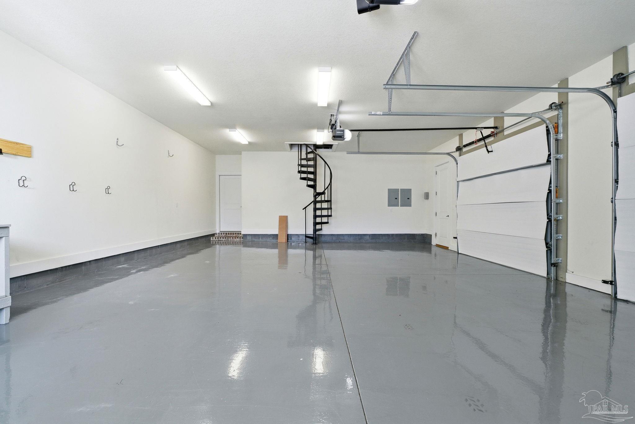 2018 Rambling Oaks Dr