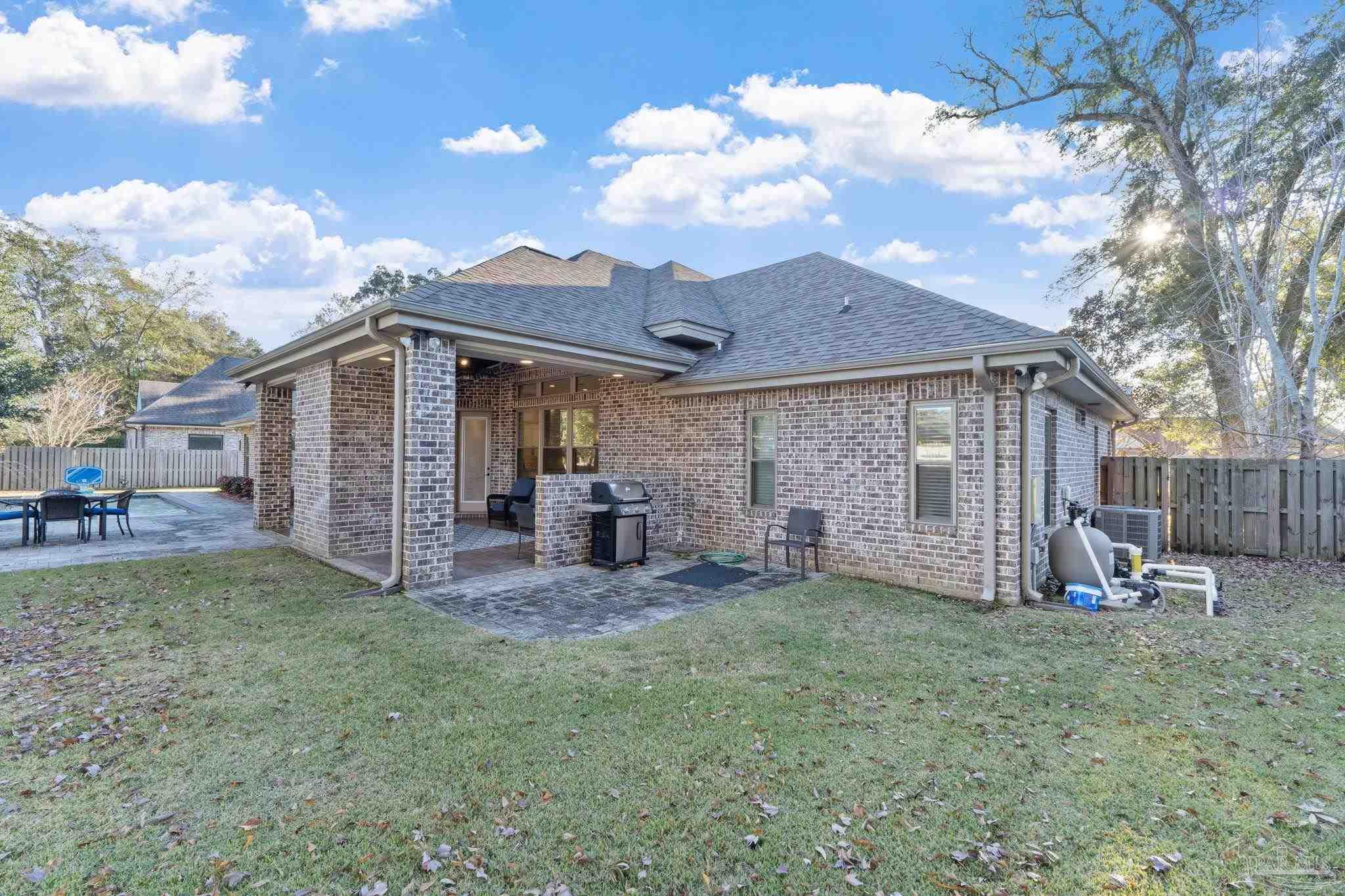 2018 Rambling Oaks Dr